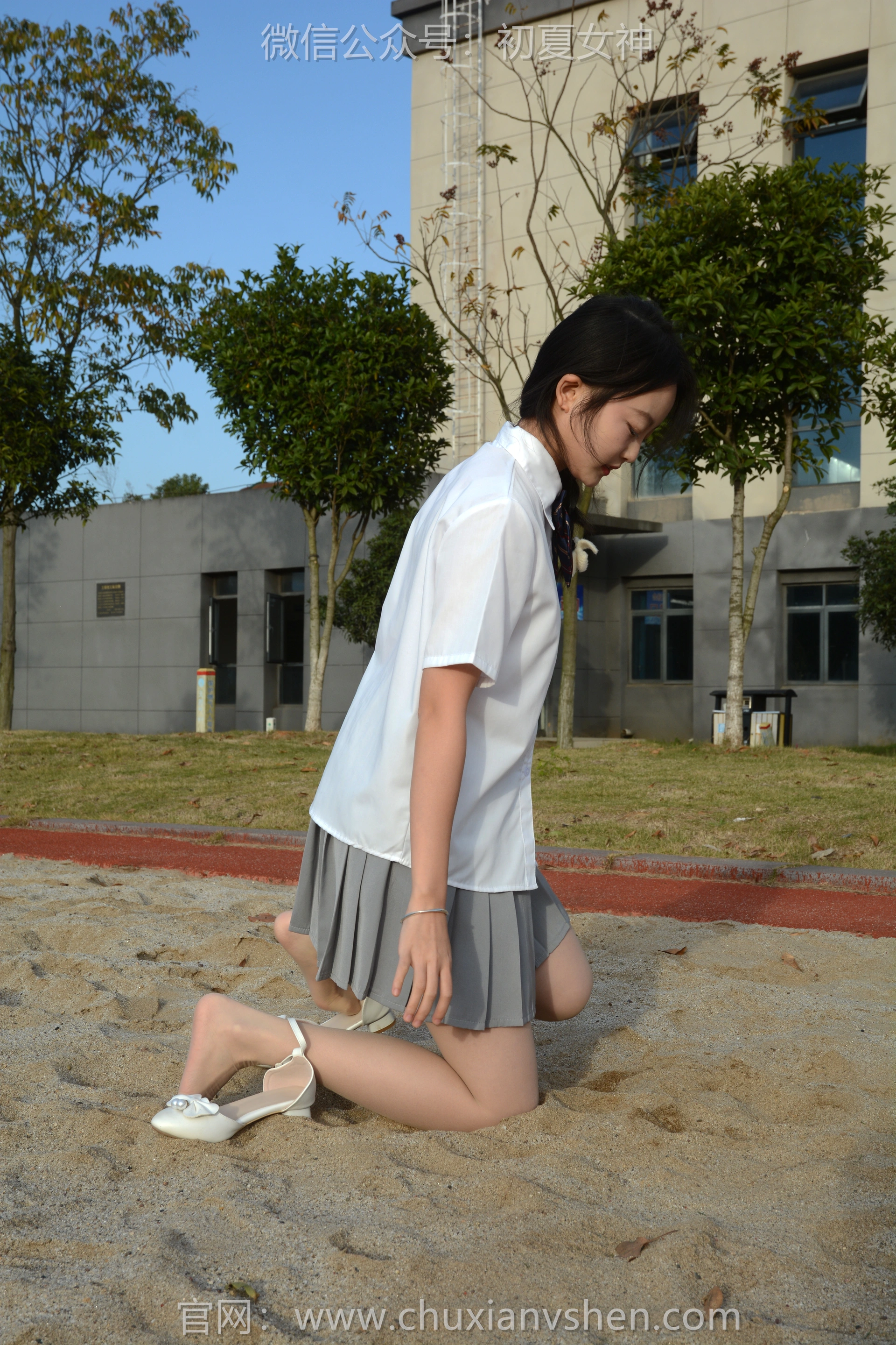 初夏女神 NO.107 双双 秋季玩沙[142P+1V／3.76GB]