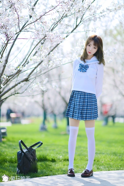 VOL.005 樱花JK [40P-352MB]