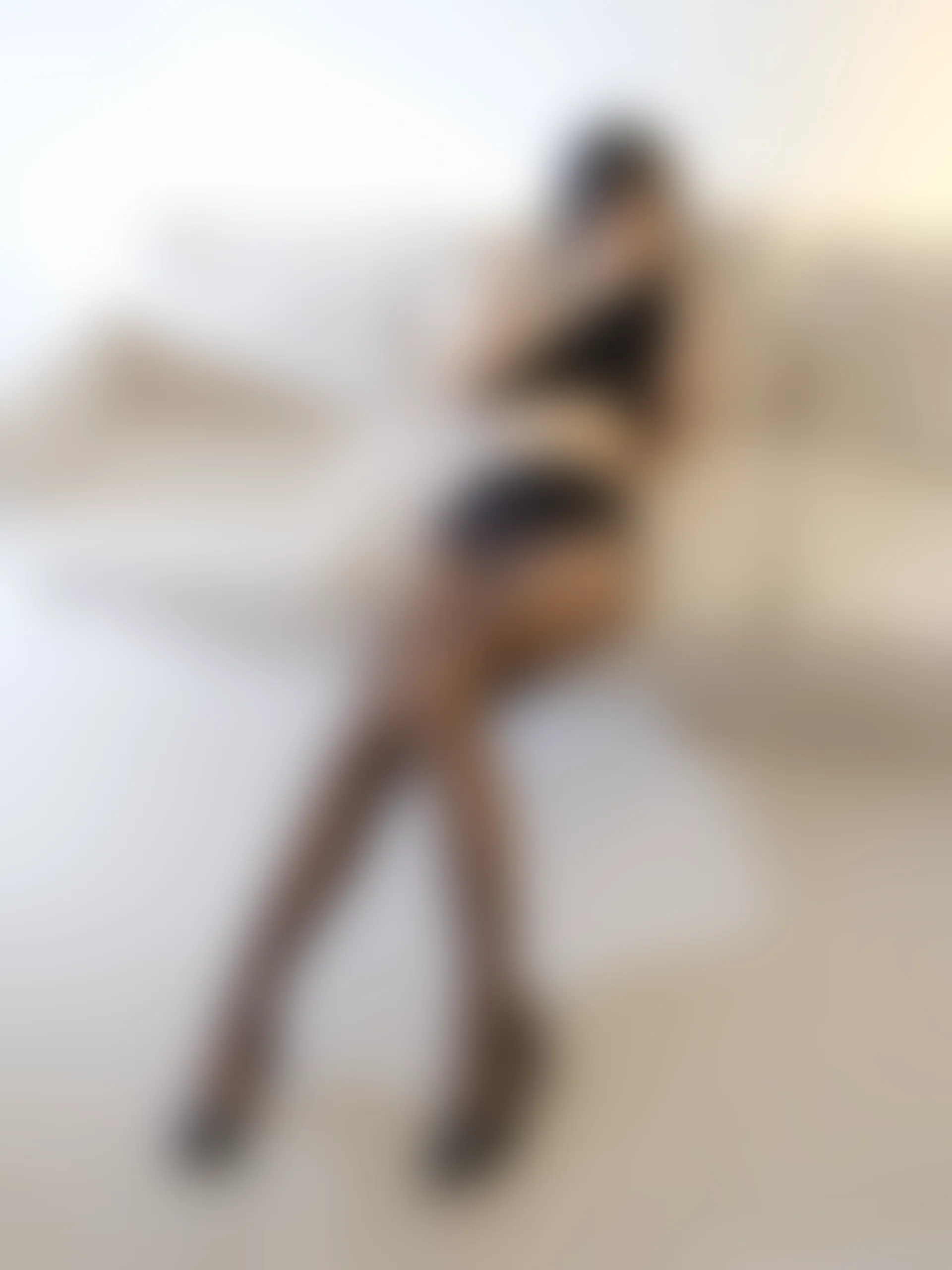 森萝财团 小樱-05E 4K 黑丝连衣裙 [103P1V-5.93GB]