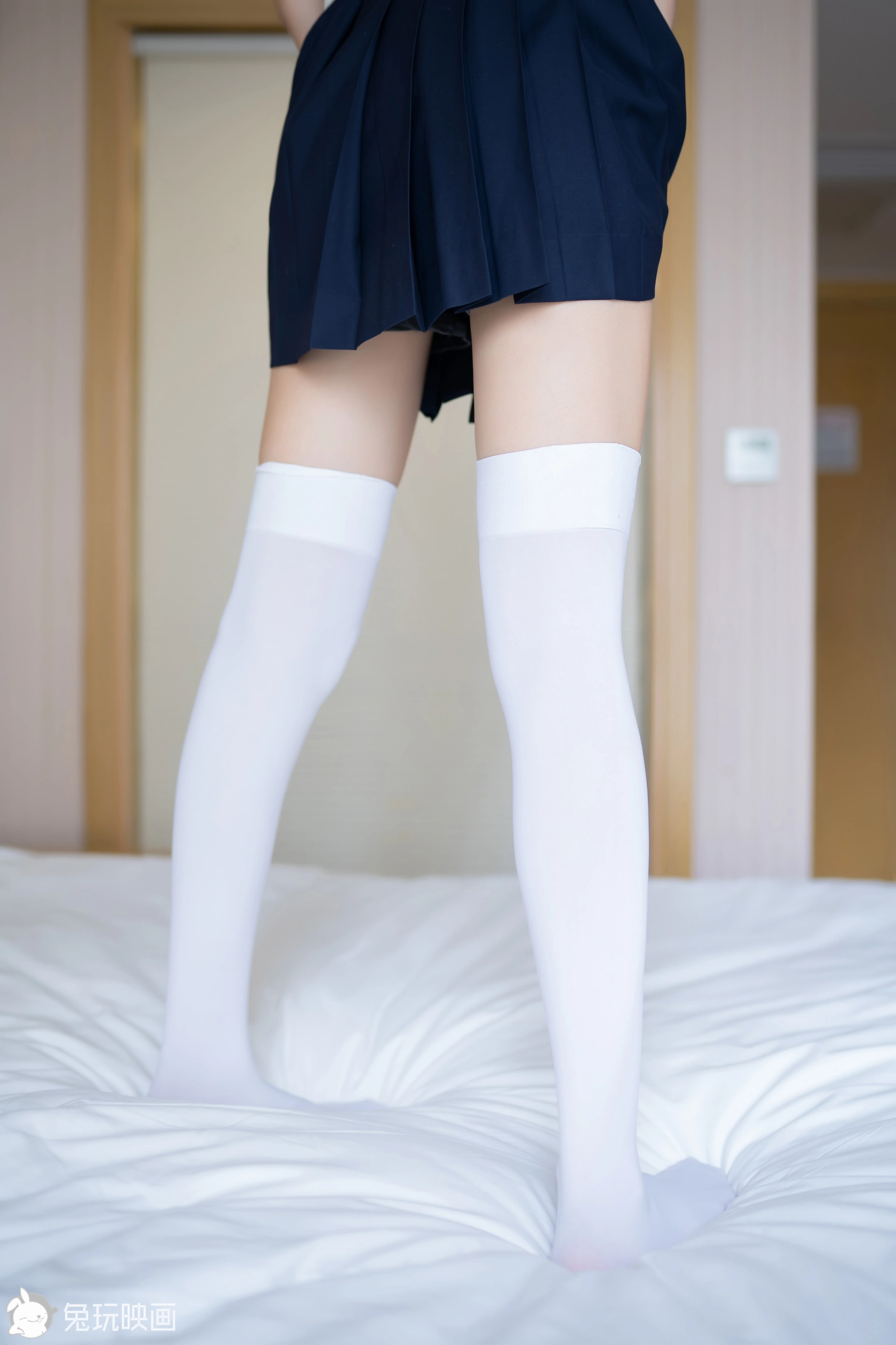 C20.004 短裙白丝 [38P-67MB]