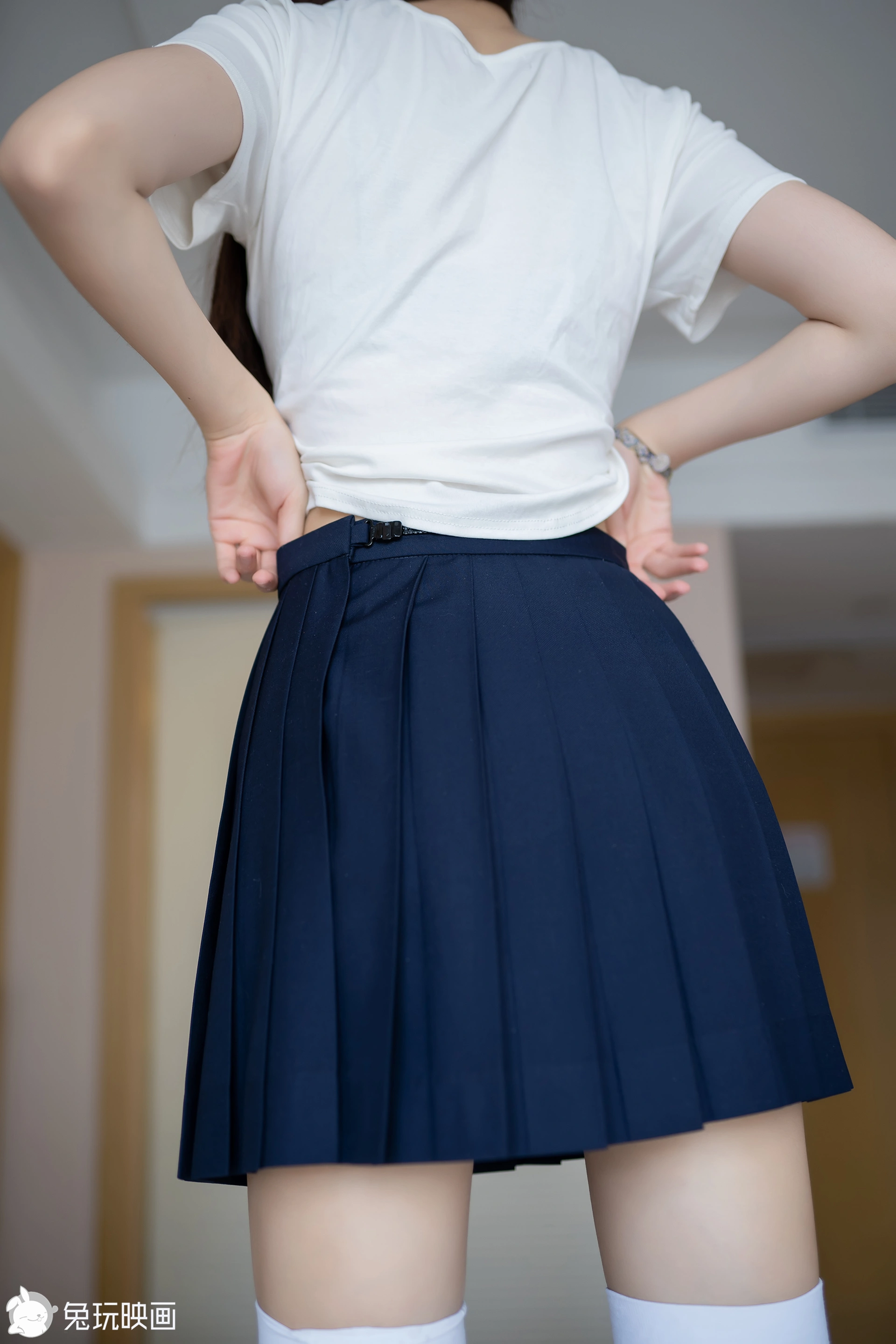 C20.004 短裙白丝 [38P-67MB]