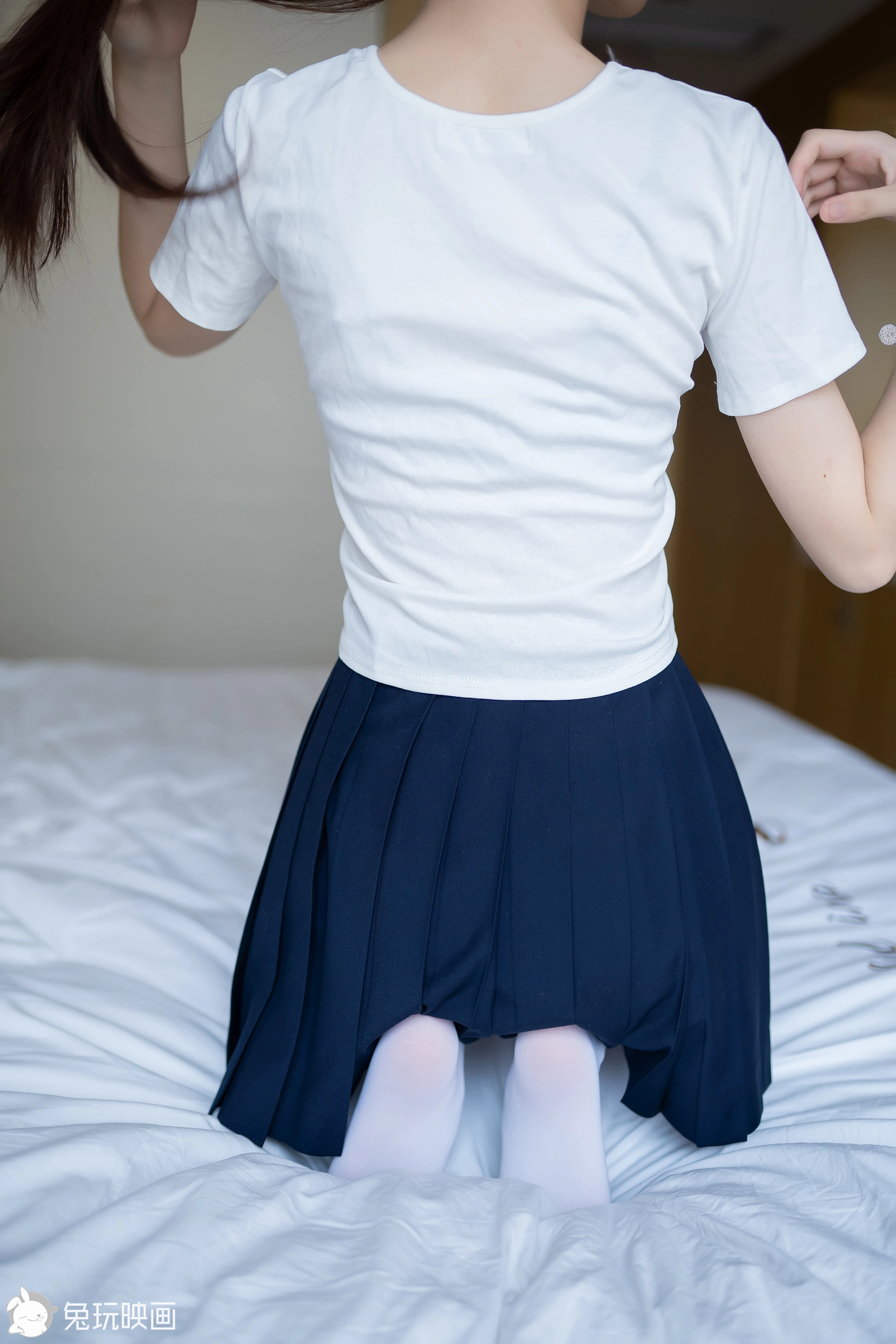 C20.004 短裙白丝 [38P-67MB]