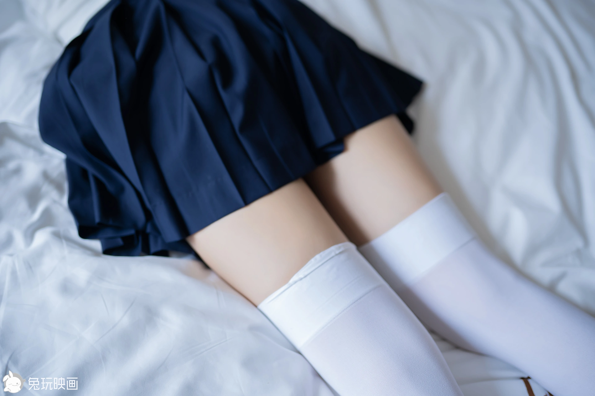 C20.004 短裙白丝 [38P-67MB]