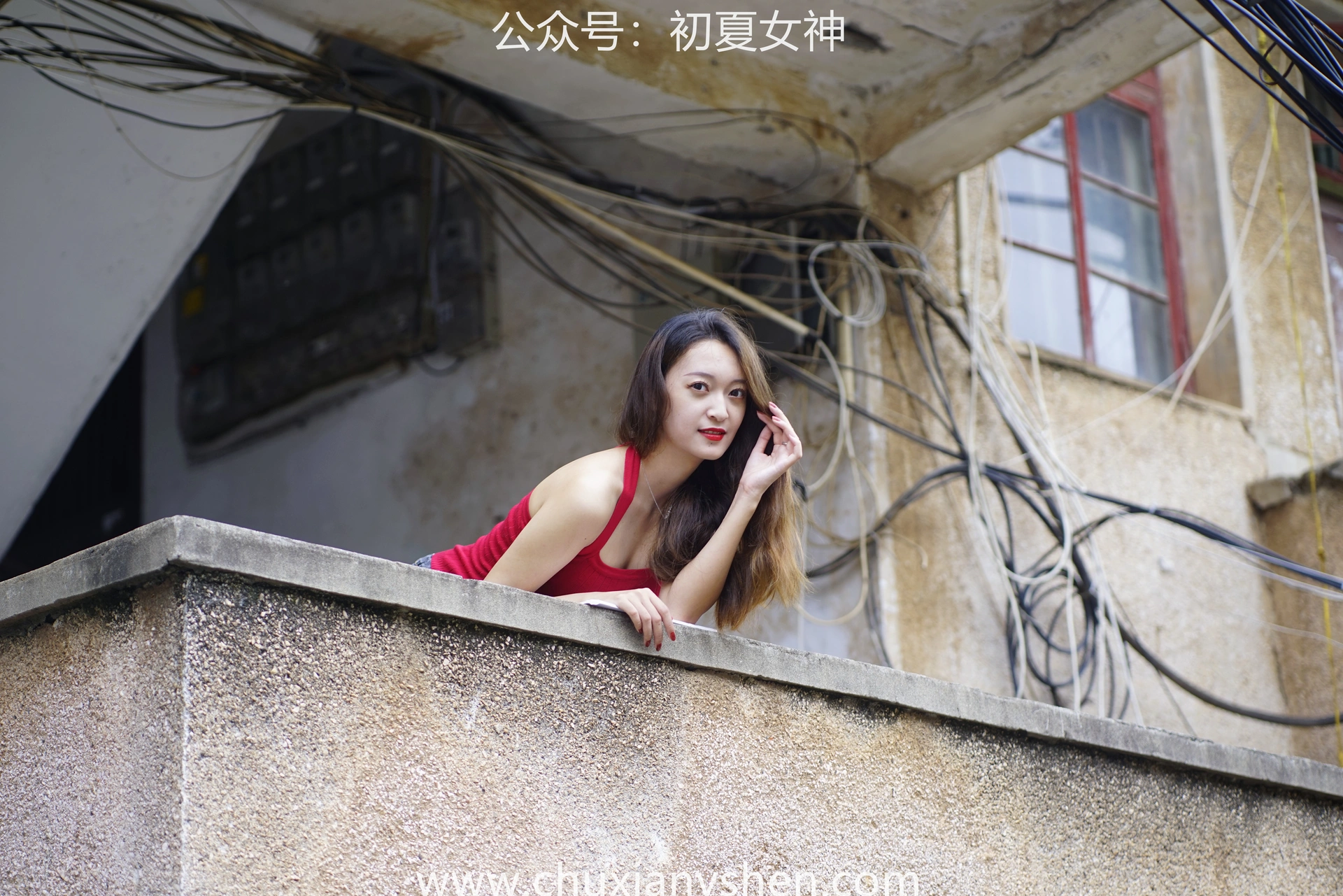 初夏女神 NO.045 依依 复古街头[130P+1V／4.44GB]