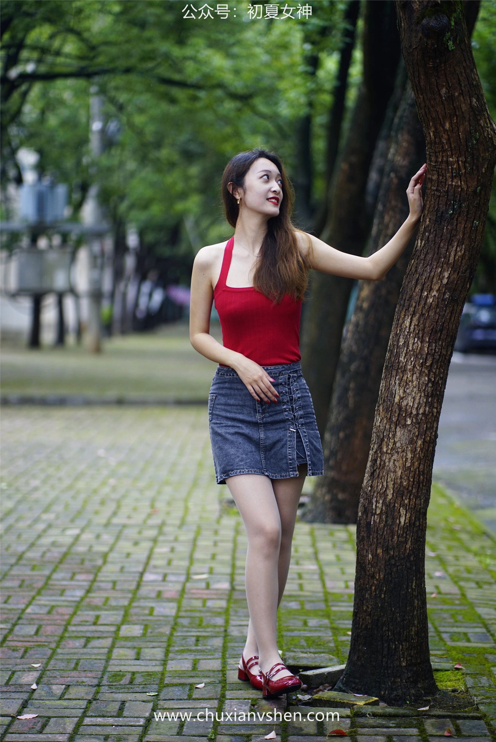 初夏女神 NO.045 依依 复古街头[130P+1V／4.44GB]