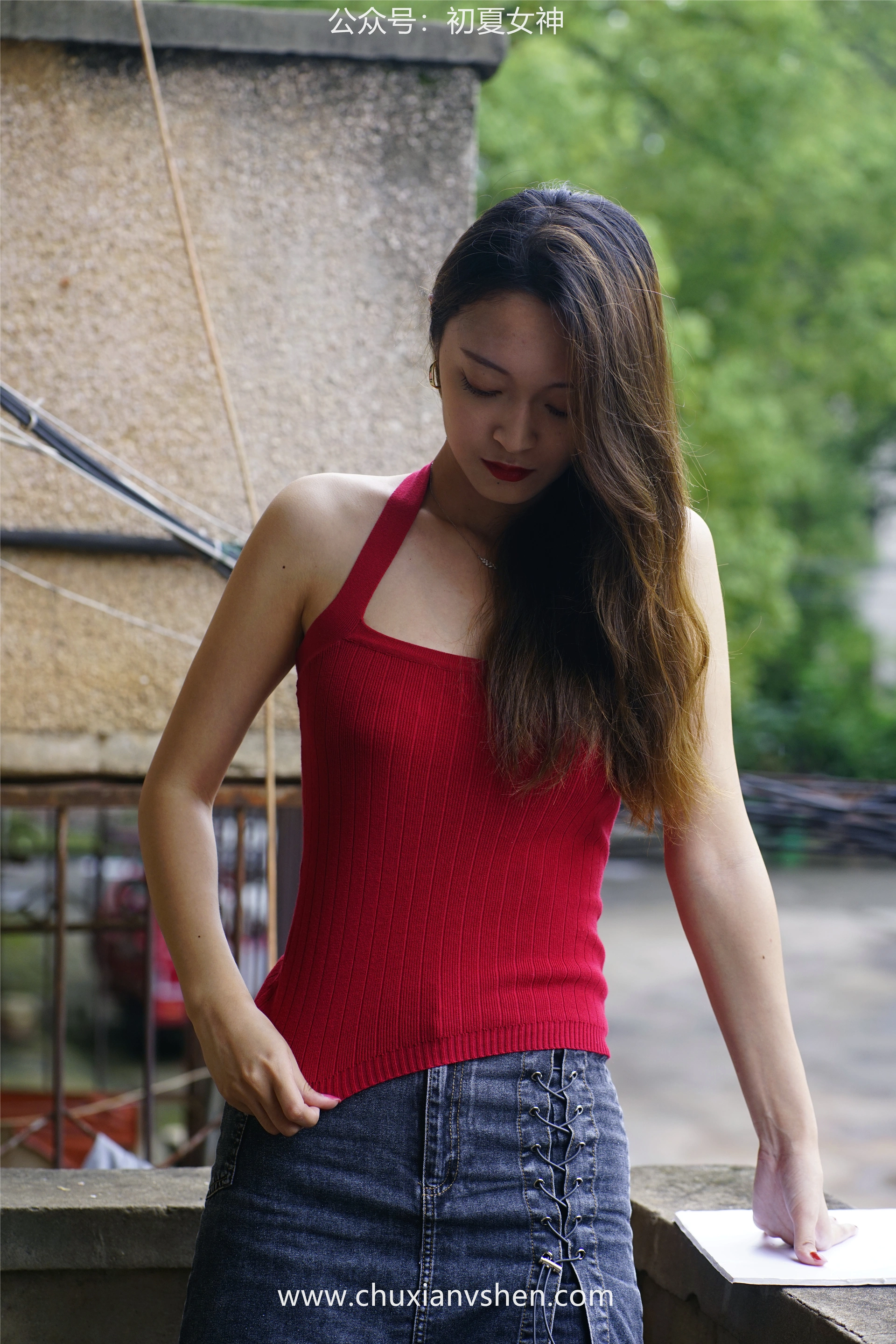 初夏女神 NO.045 依依 复古街头[130P+1V／4.44GB]