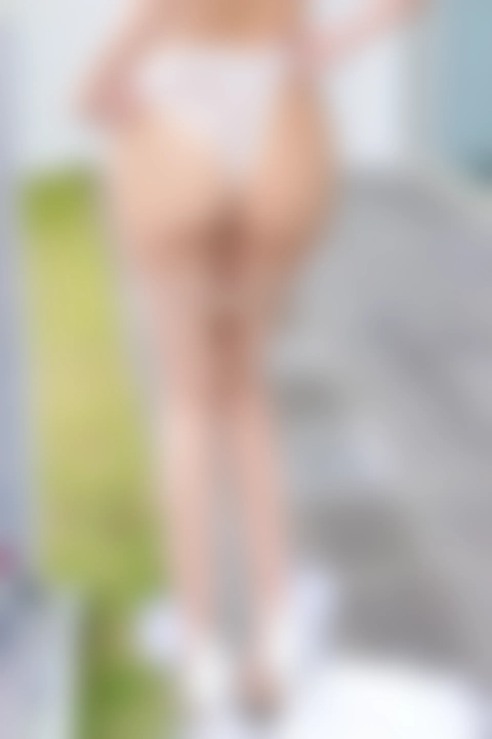 XiuRen秀人网 2022.01.04 No.4420 艾静香 三亚旅拍[48+1P 425MB]