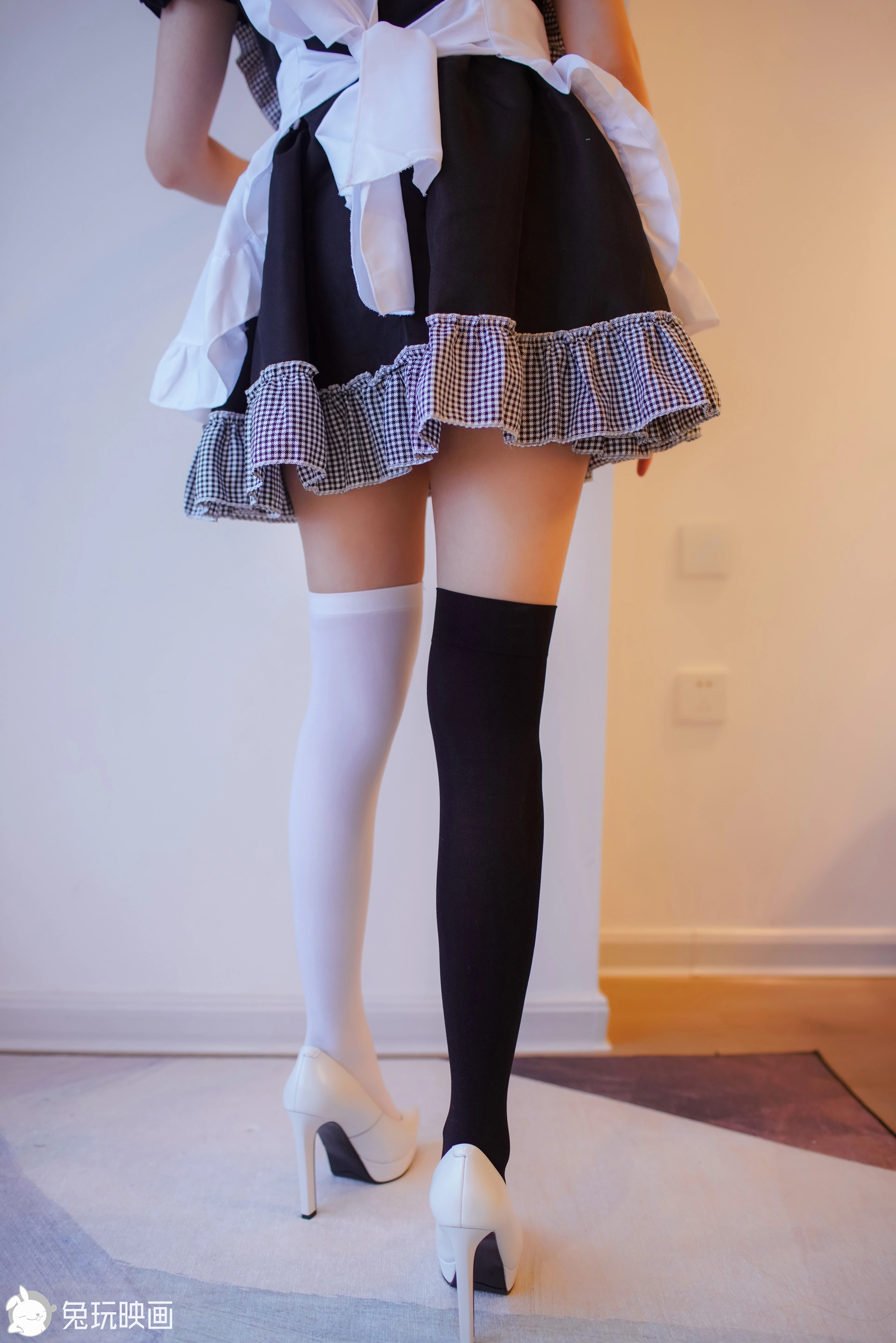 C15.003 黑白女仆装 [43P-245MB]