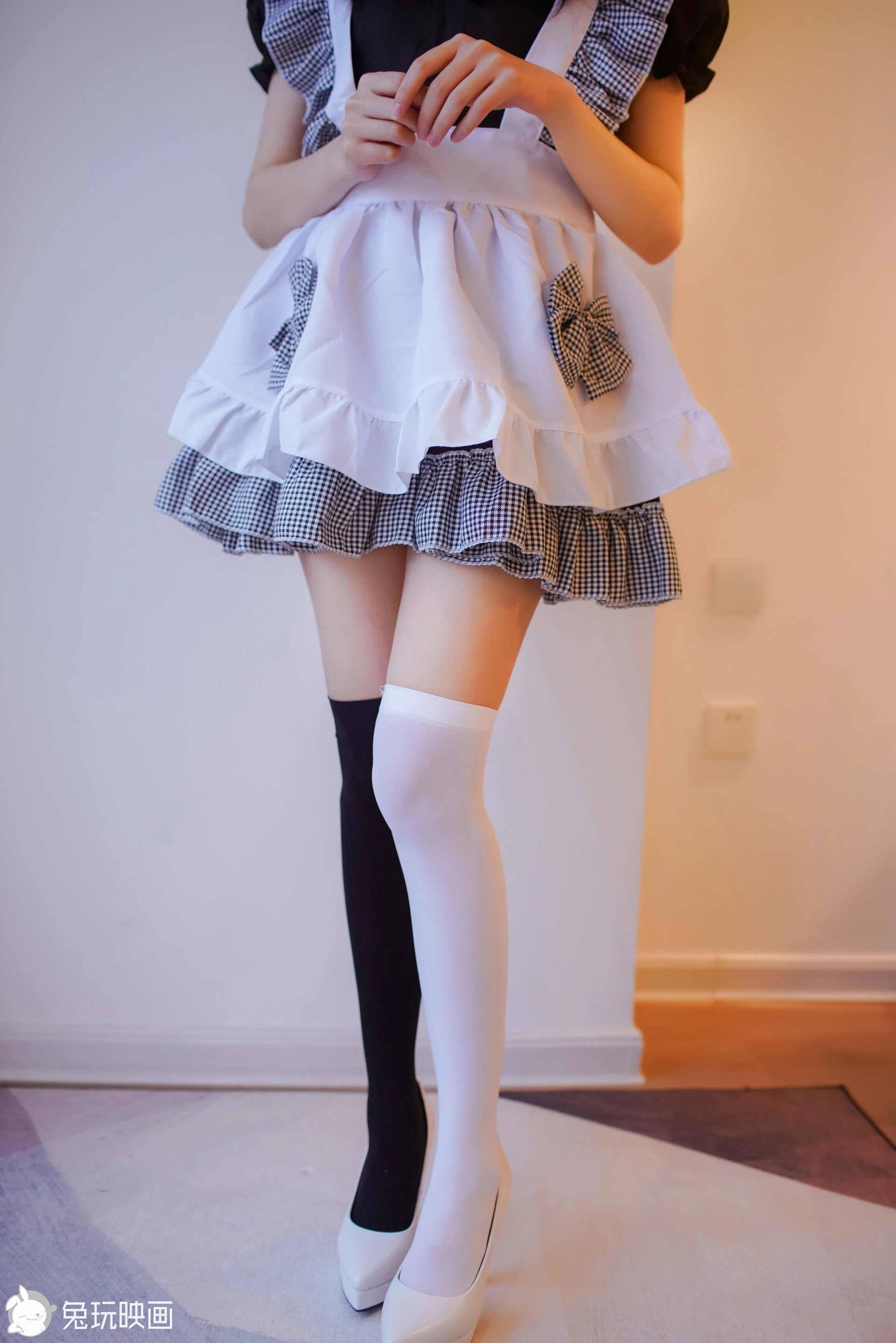 C15.003 黑白女仆装 [43P-245MB]