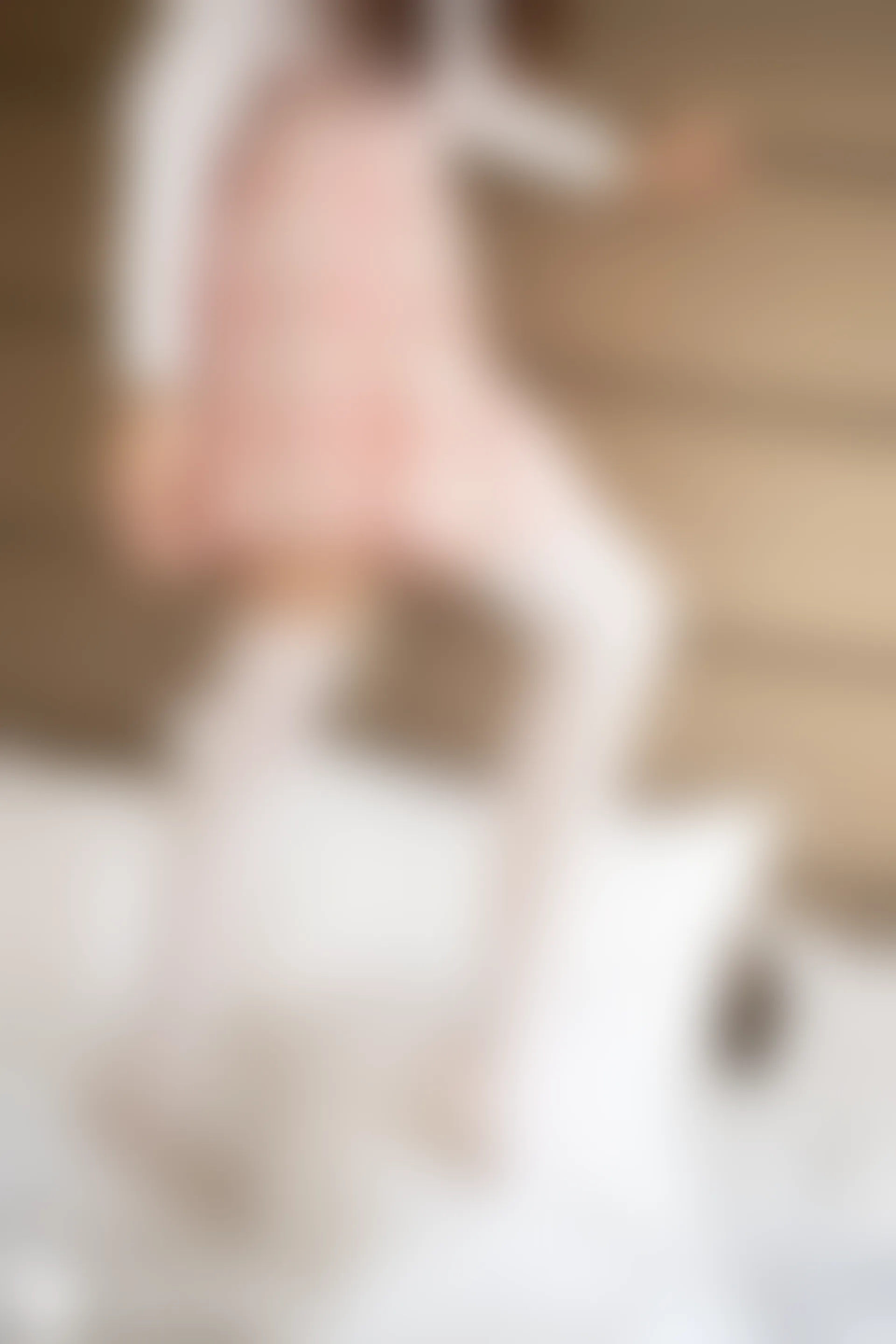 C35.002 粉色格裙 [40P-72MB]