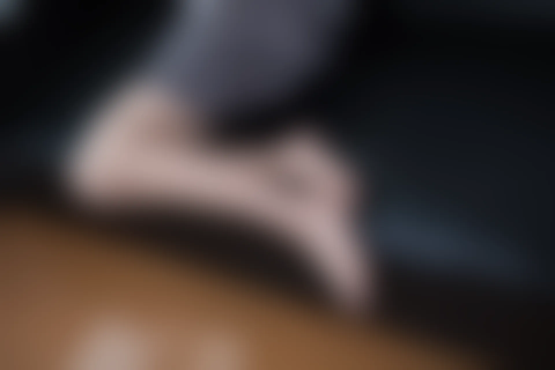 森萝财团 BETA-033 [64P-518M]森萝财团, 美腿, 美足, 露背毛衣, 黑丝