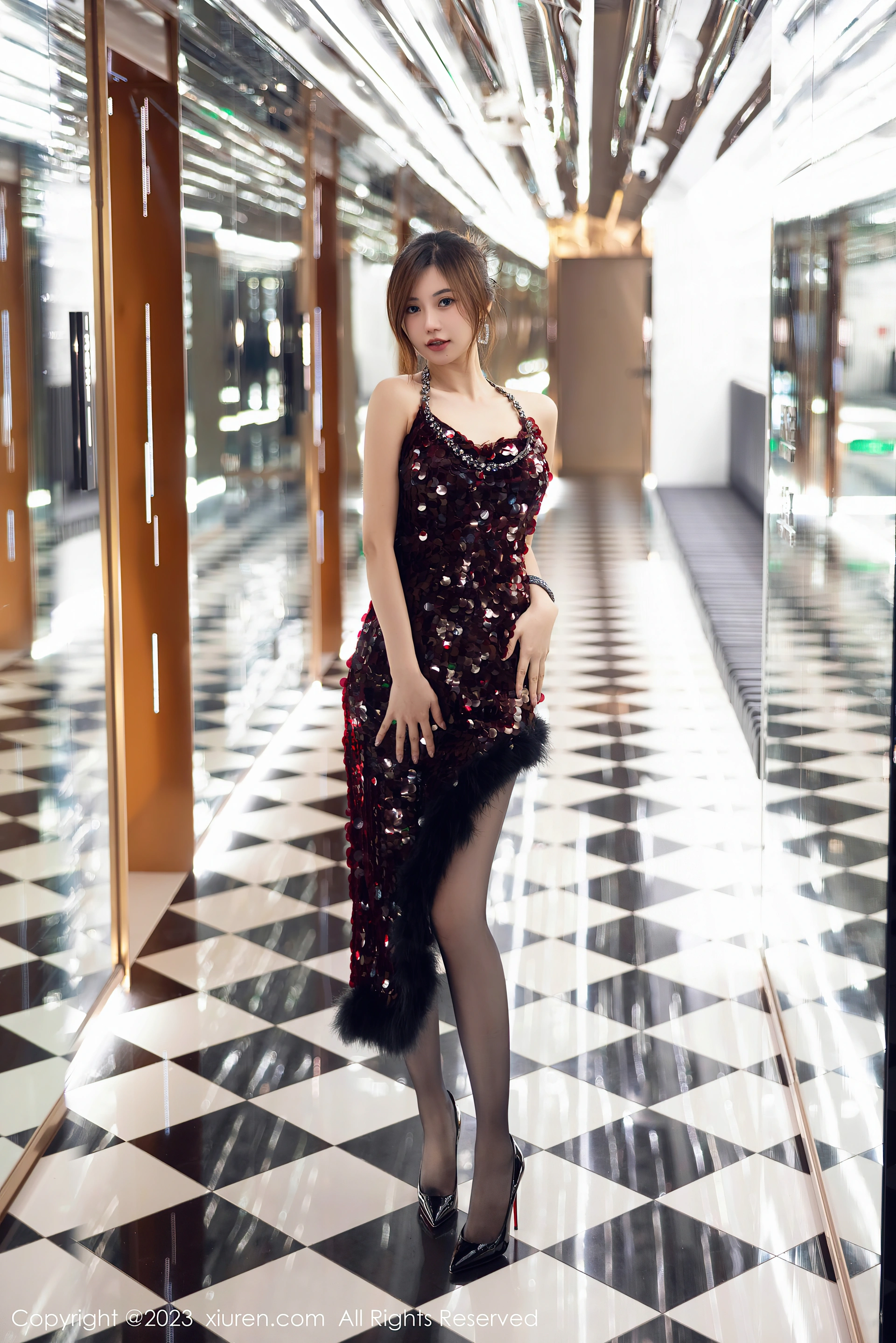 XIUREN秀人网 2023.11.17 NO.7679 绮里嘉ula[98+1P／856MB]