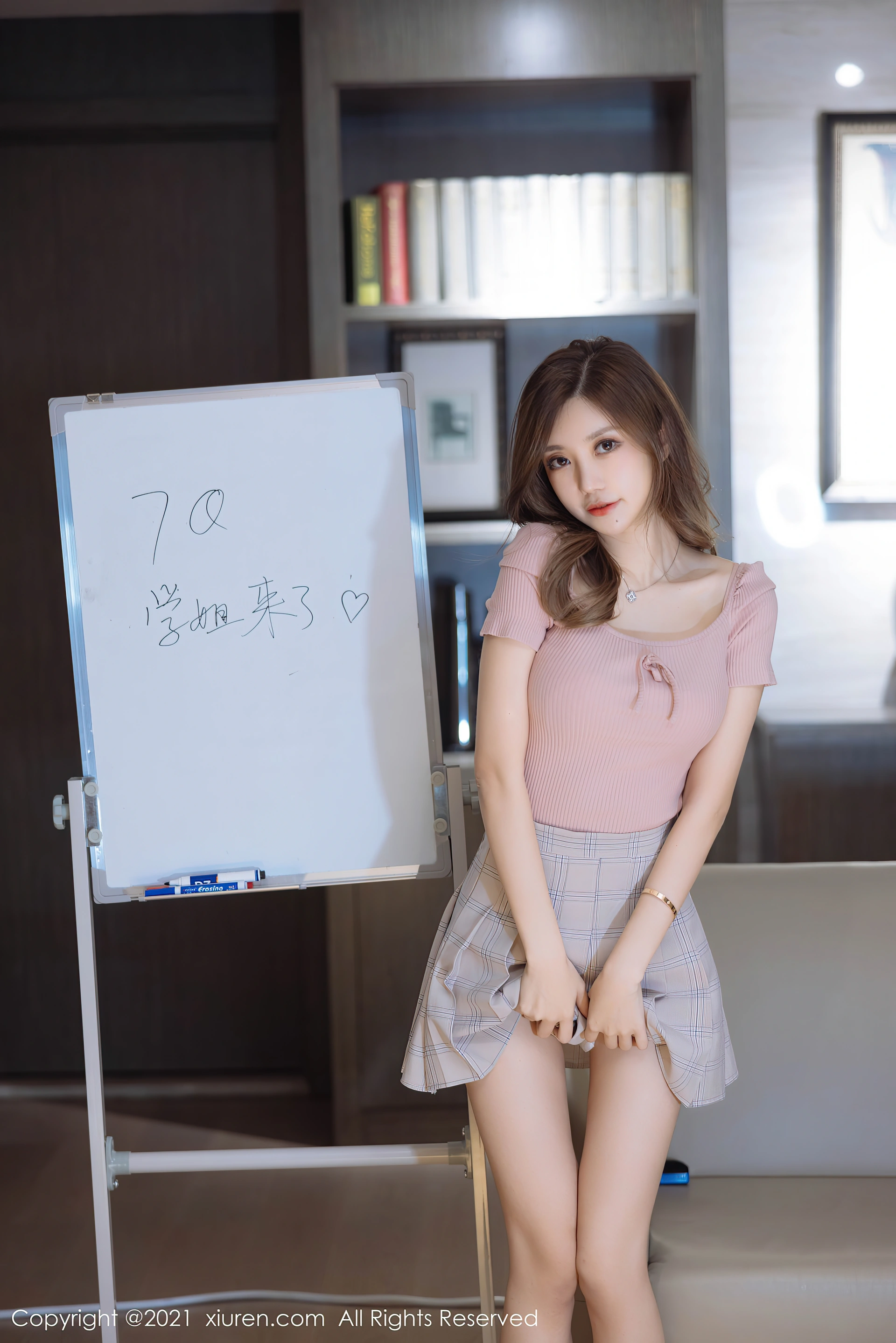 XiuRen秀人网 2021.12.31 No.4415 绮里嘉ula 黑丝美腿[122+1P 1040MB]