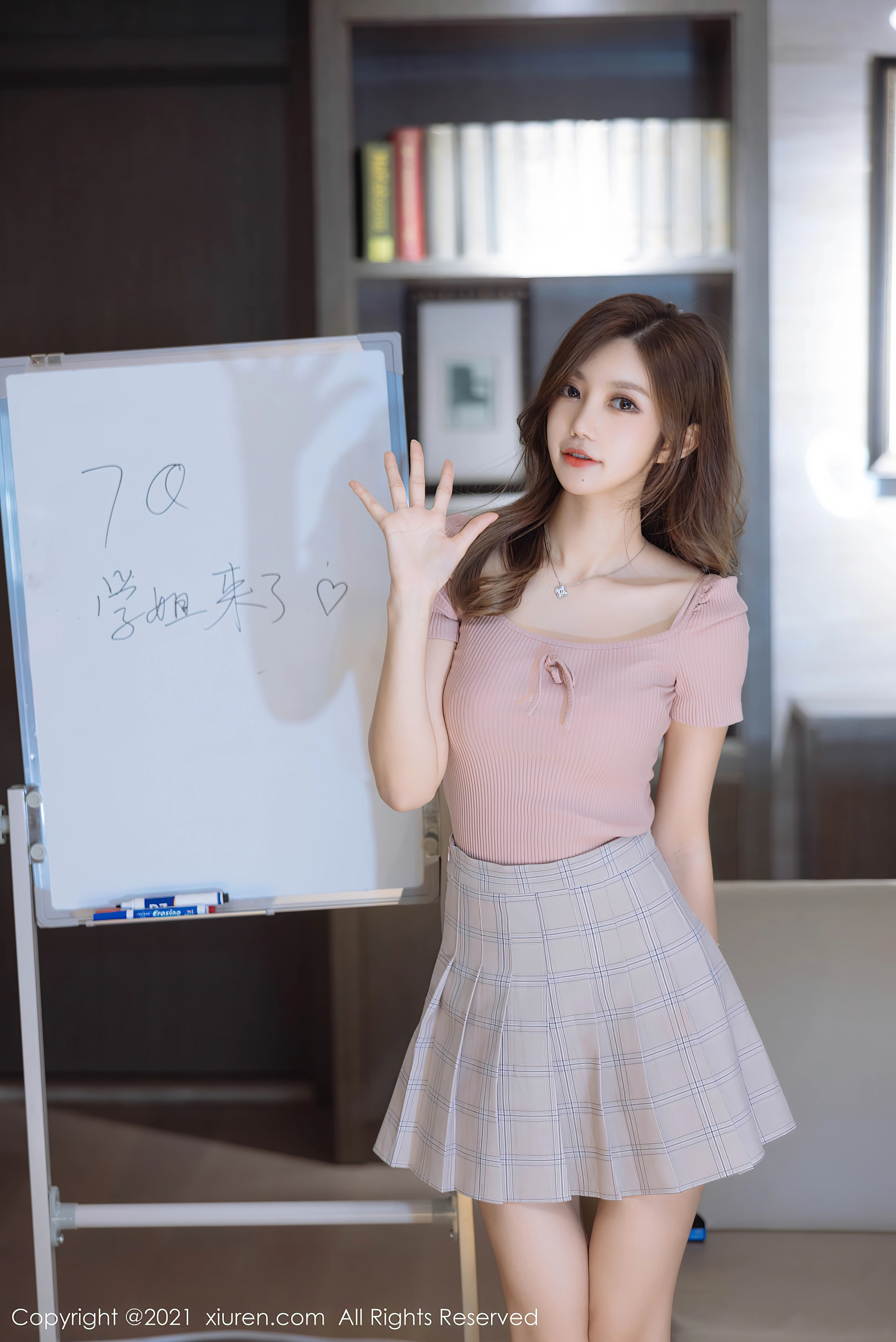 XiuRen秀人网 2021.12.31 No.4415 绮里嘉ula 黑丝美腿[122+1P 1040MB]