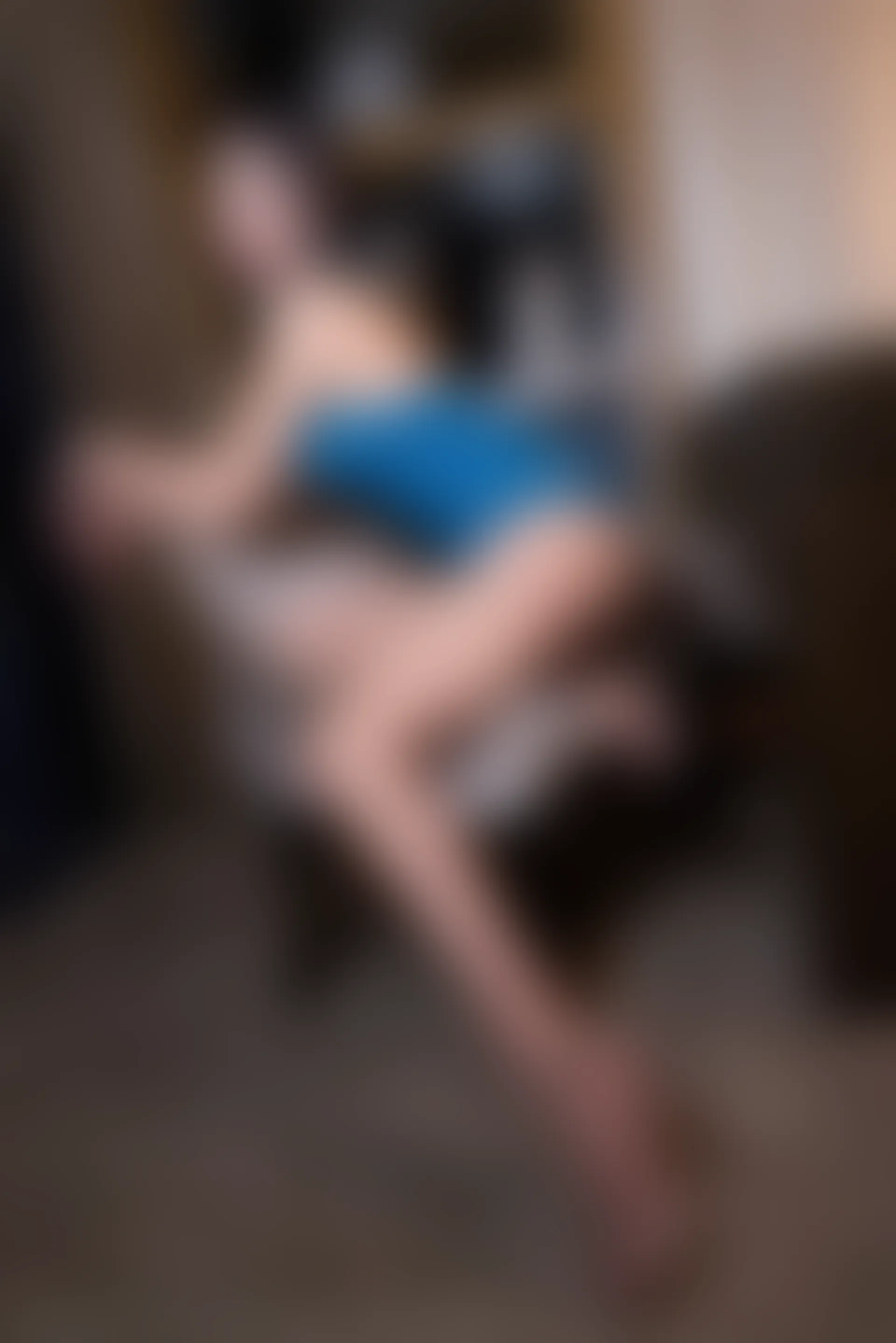 XiuRen秀人网 2021.10.13 No.4058 Emily尹菲 丝袜美腿[61+1P／605MB]