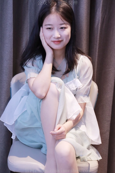 初夏女神 NO.009 念念 绿野仙踪M码连衣裙搭回力球鞋[120P+1V／5.53GB]