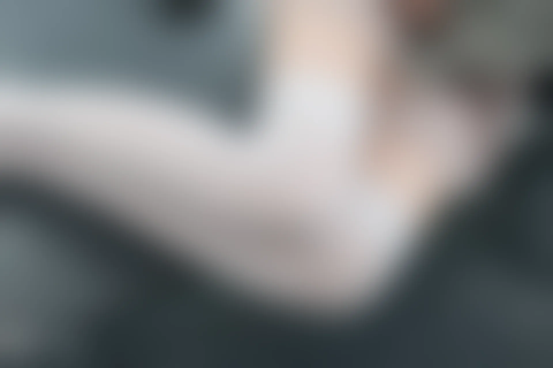 C09.004 楼梯上的萝莉白丝 [42P-102MB]
