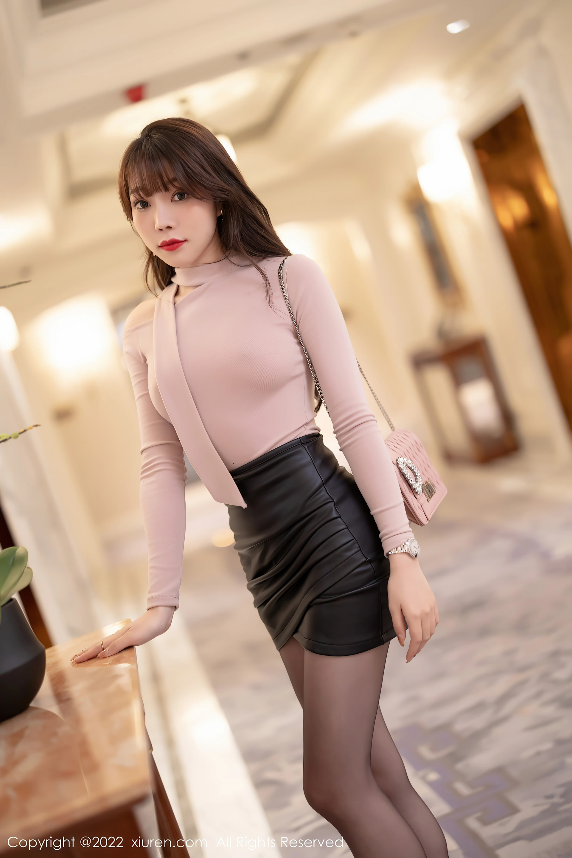 XiuRen秀人网 2022.02.18 No.4606 芝芝Booty 御姐美腿[78+1P 644MB]