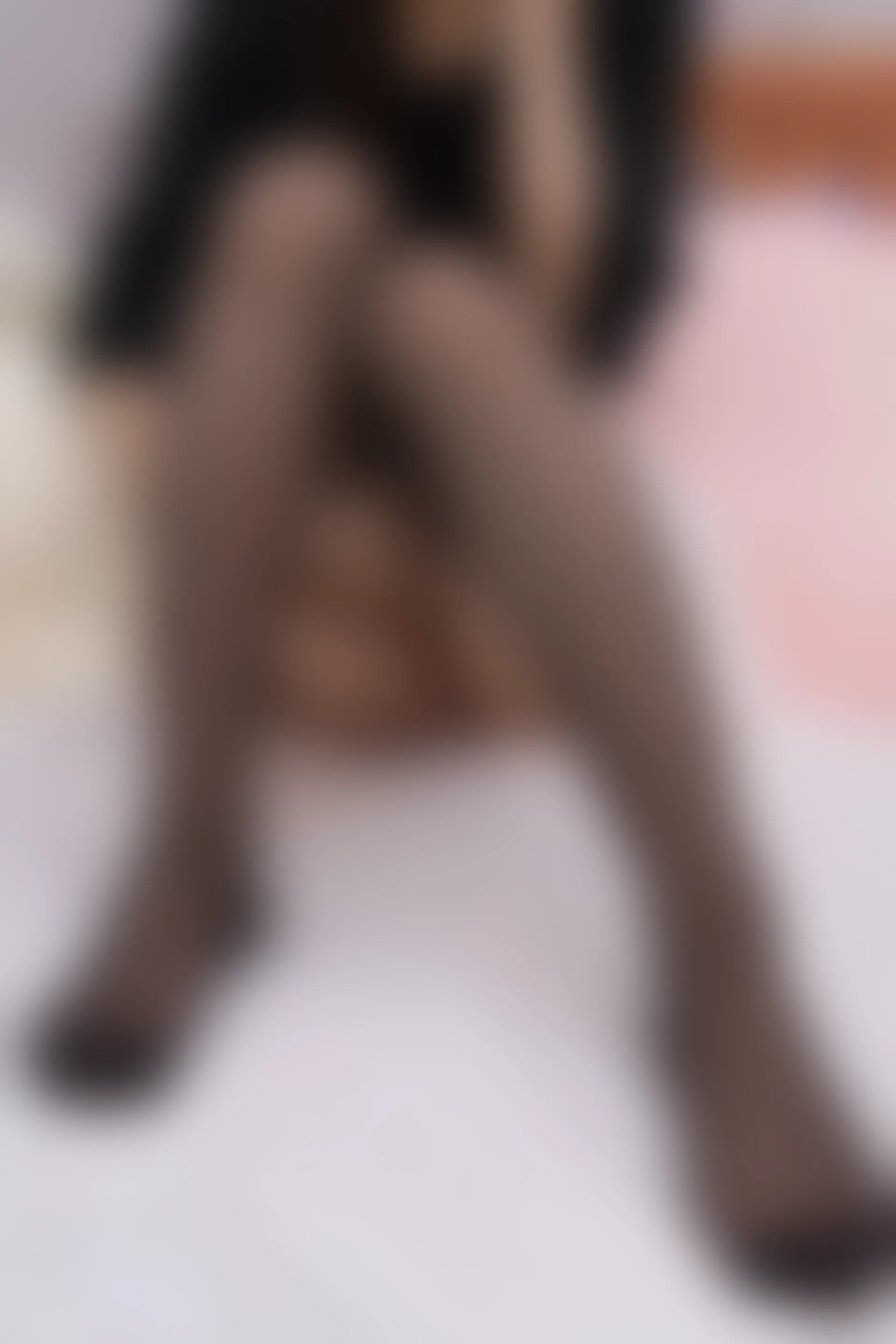 C09.003 黑丝白裙 [40P-254MB]