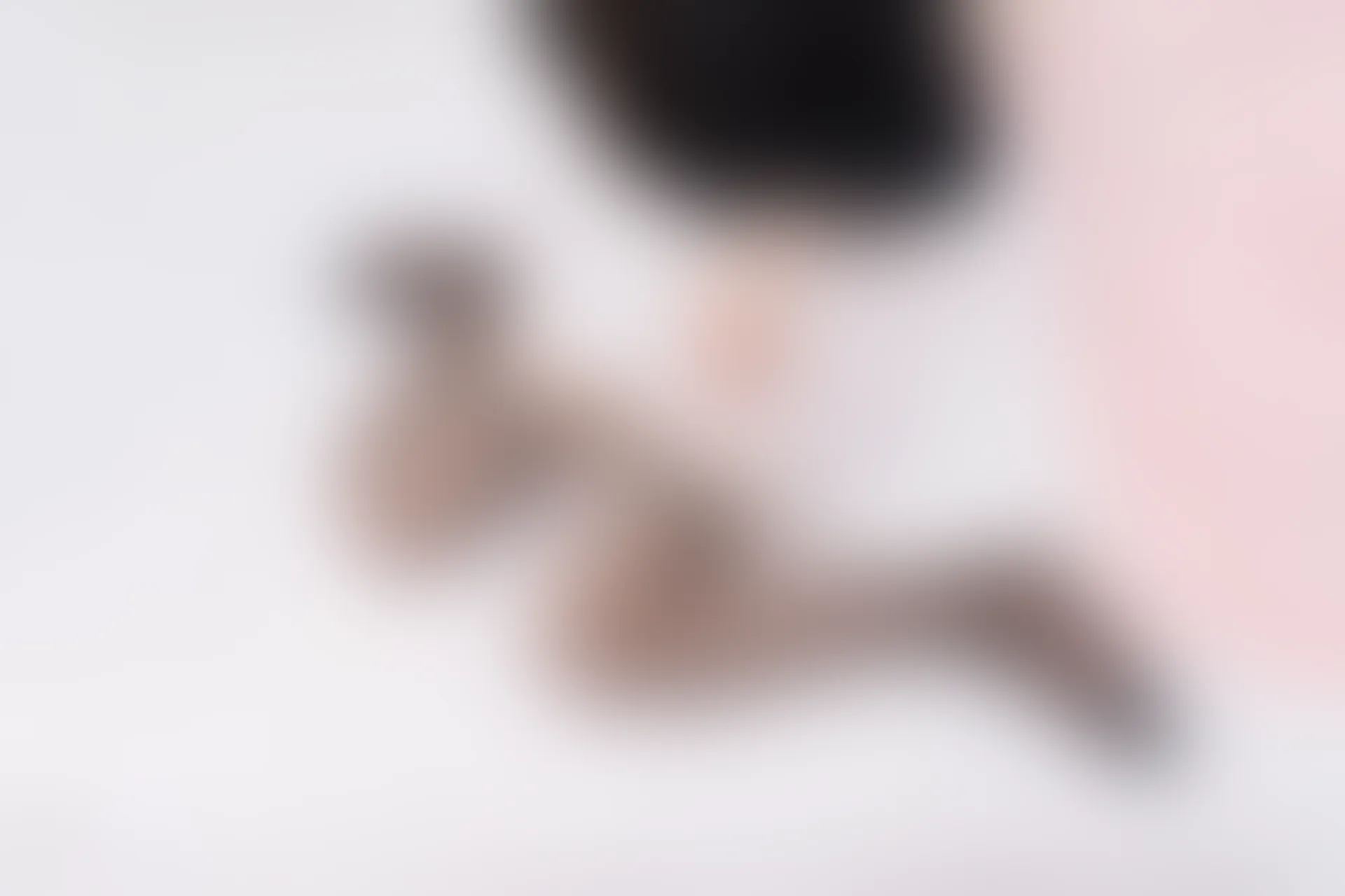 C09.003 黑丝白裙 [40P-254MB]