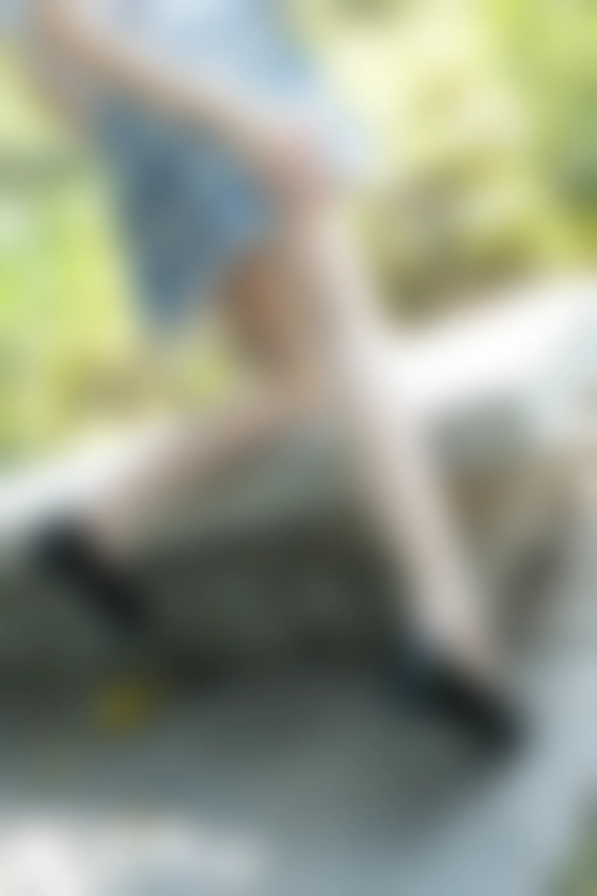 D59.004 兔玩映画 树荫下的制服烧酒 [40P-114MB]