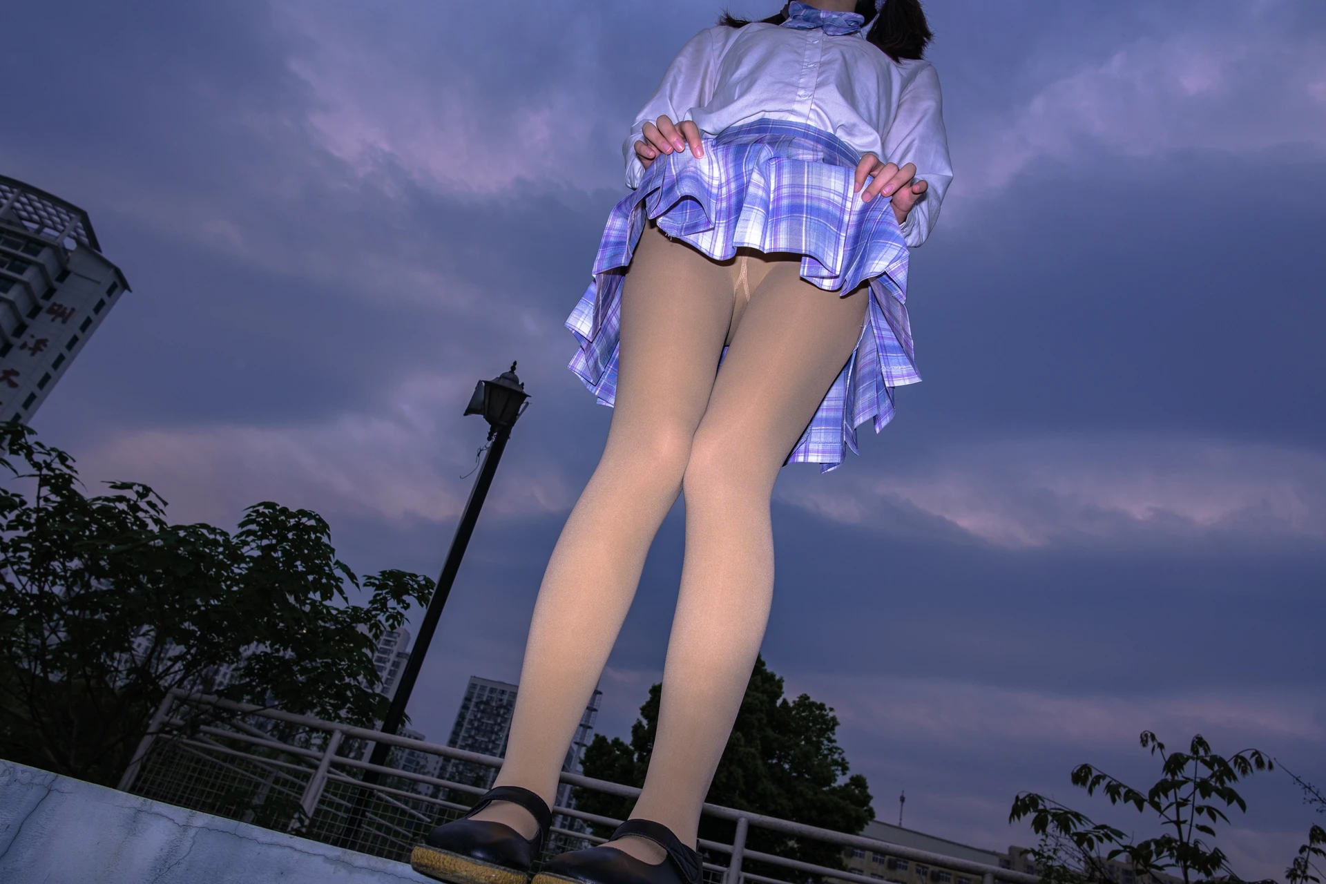 森萝财团 月下-01 小夜 双马尾JK肉丝 300D 真空 [76P-988MB]
