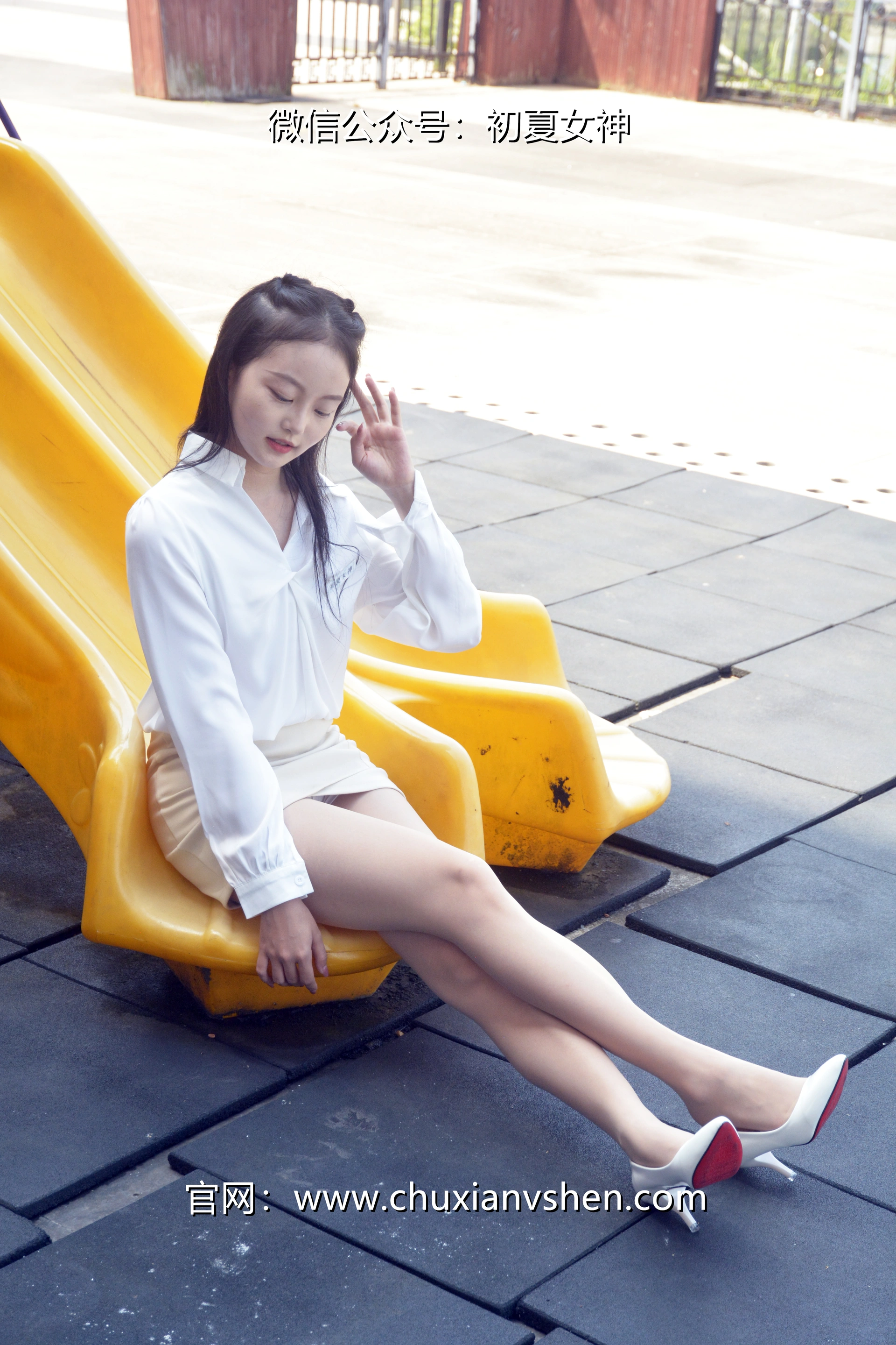 初夏女神 NO.035 双双 职场生涯[140P-1V-5.38G]
