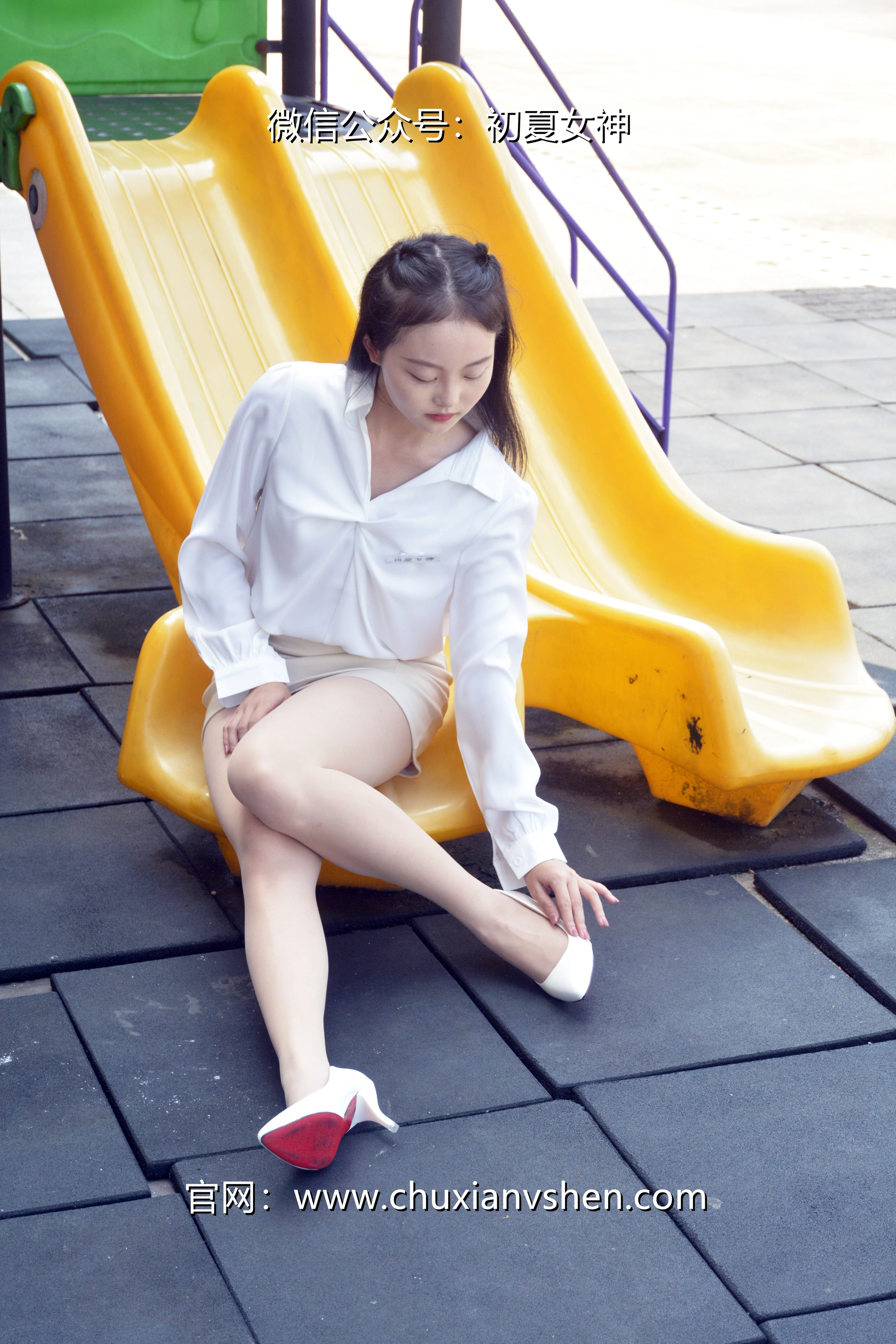 初夏女神 NO.035 双双 职场生涯[140P-1V-5.38G]