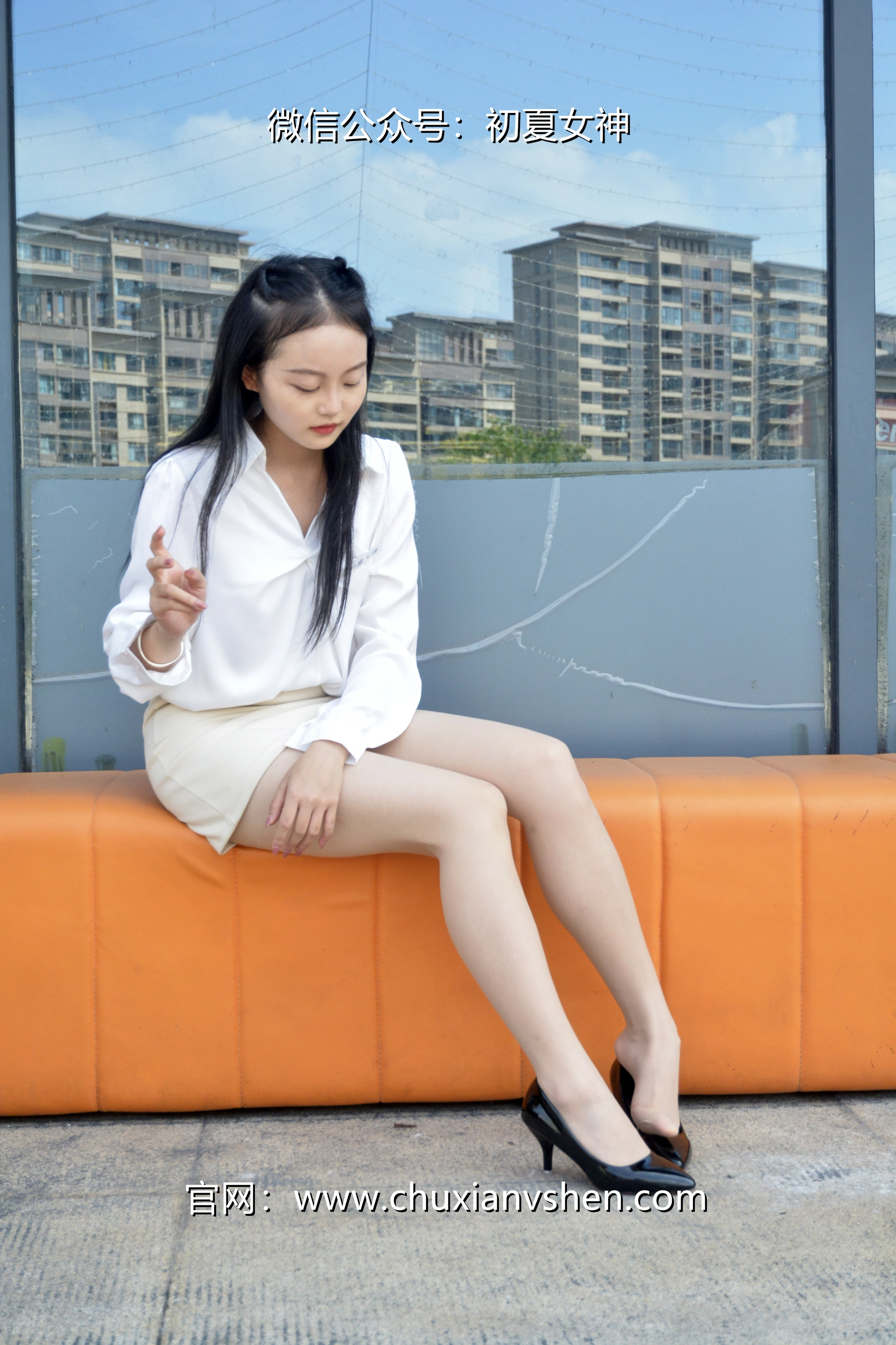初夏女神 NO.035 双双 职场生涯[140P-1V-5.38G]
