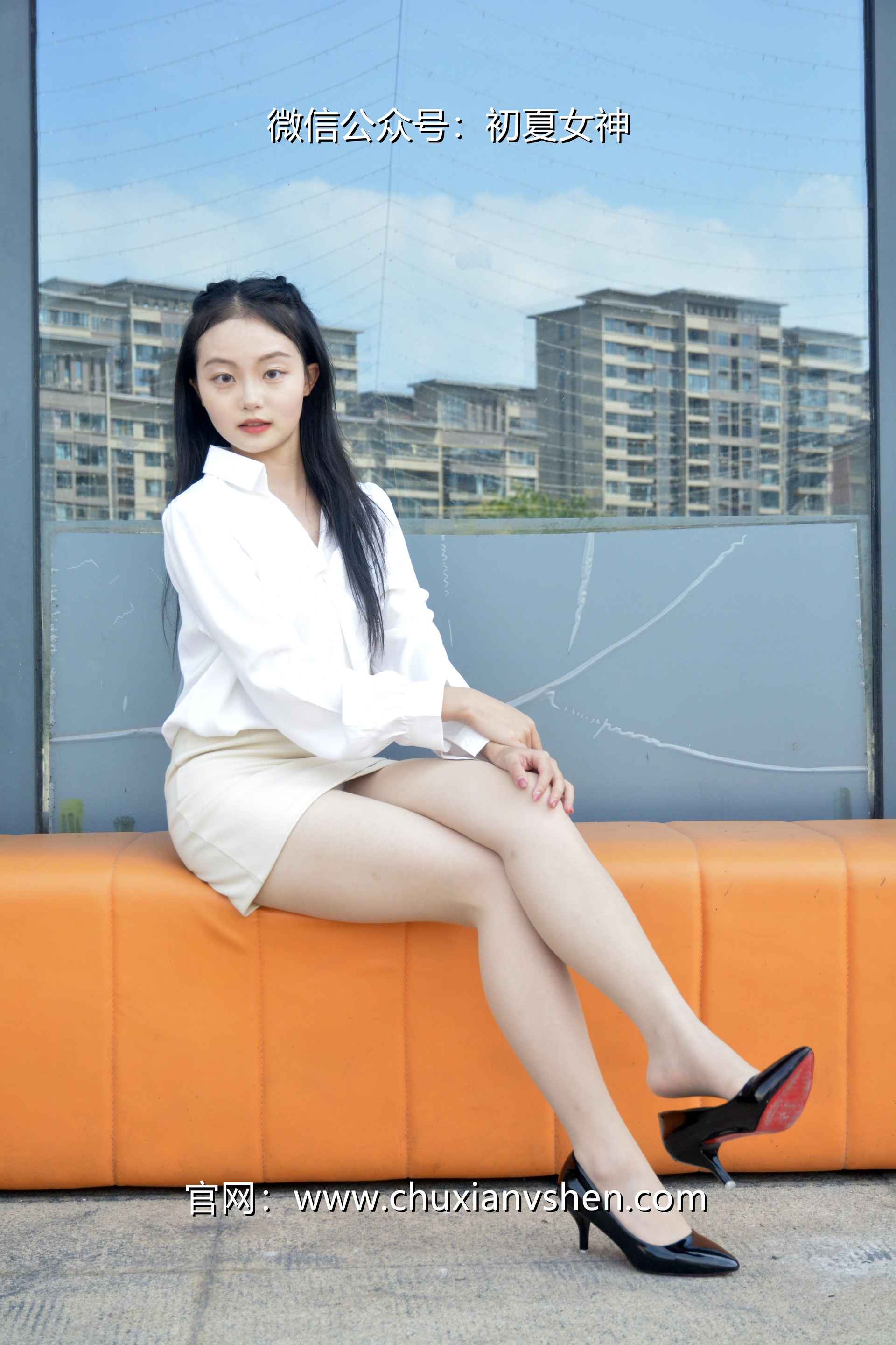 初夏女神 NO.035 双双 职场生涯[140P-1V-5.38G]