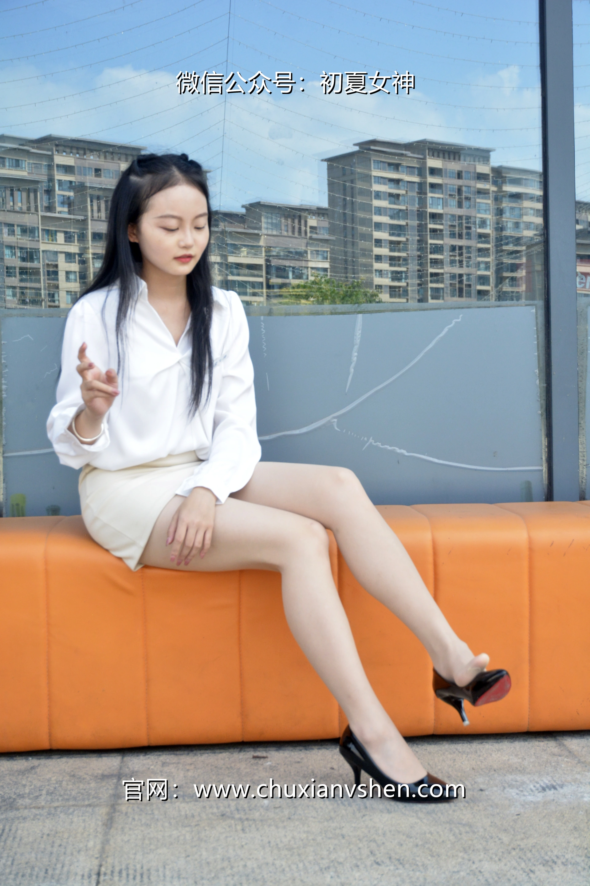 初夏女神 NO.035 双双 职场生涯[140P-1V-5.38G]