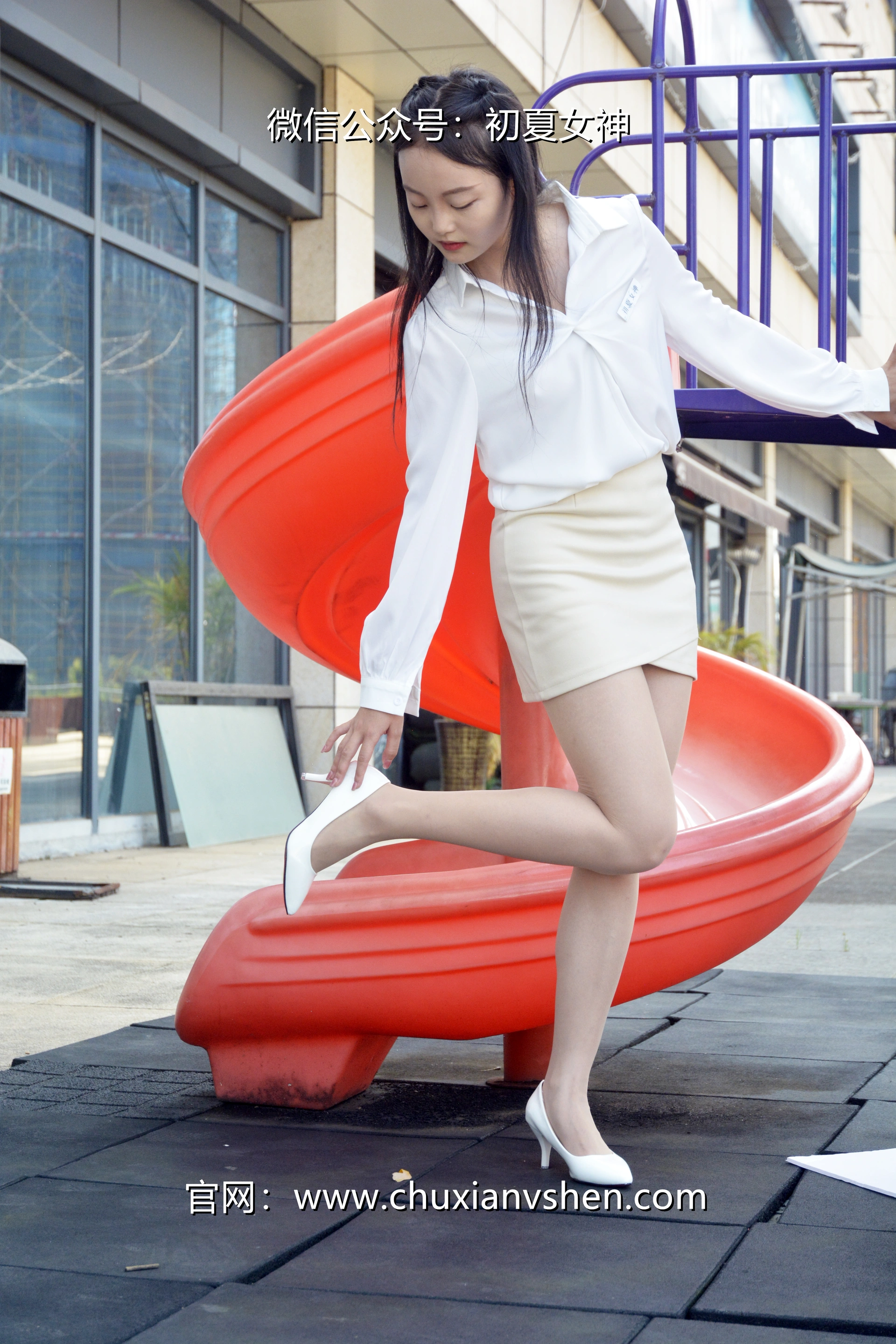 初夏女神 NO.035 双双 职场生涯[140P-1V-5.38G]