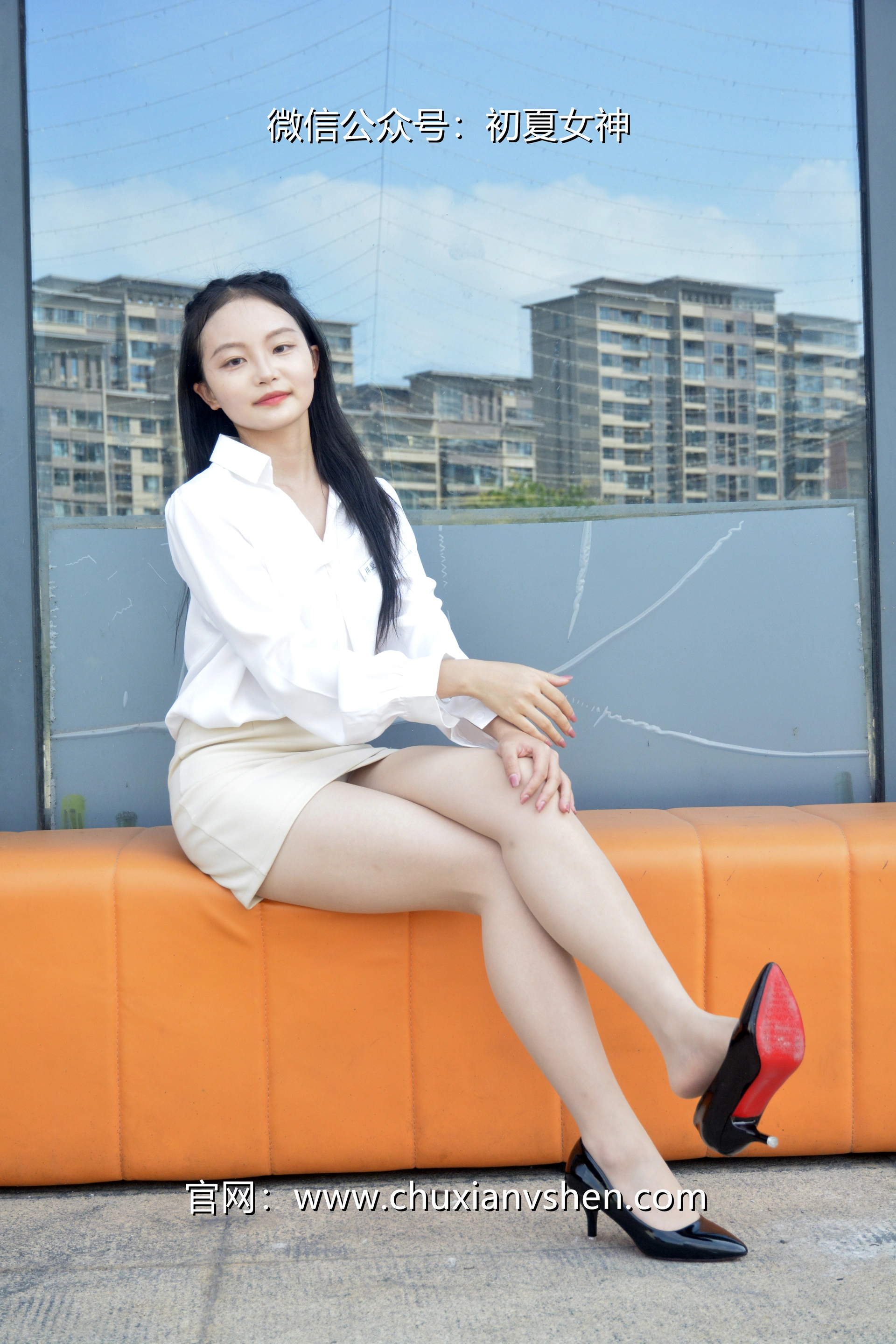 初夏女神 NO.035 双双 职场生涯[140P-1V-5.38G]