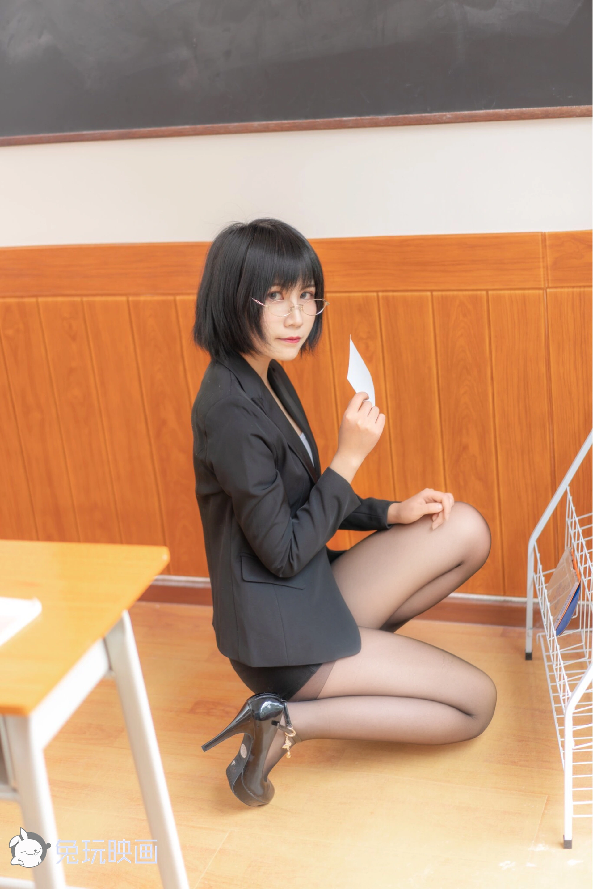 C02.003 短发也可以很性感 [53P-63MB]