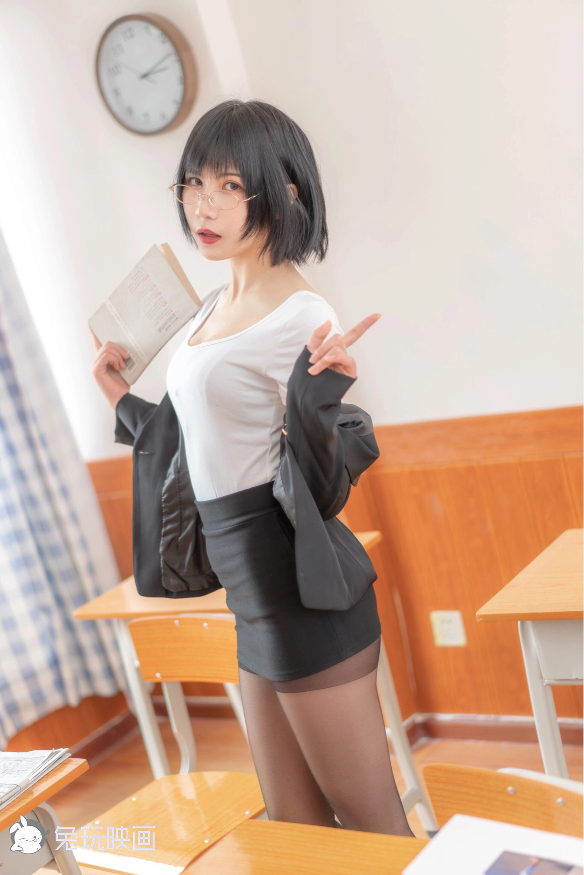 C02.003 短发也可以很性感 [53P-63MB]