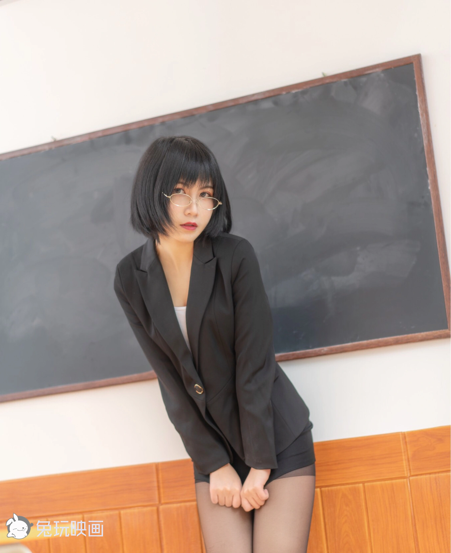 C02.003 短发也可以很性感 [53P-63MB]