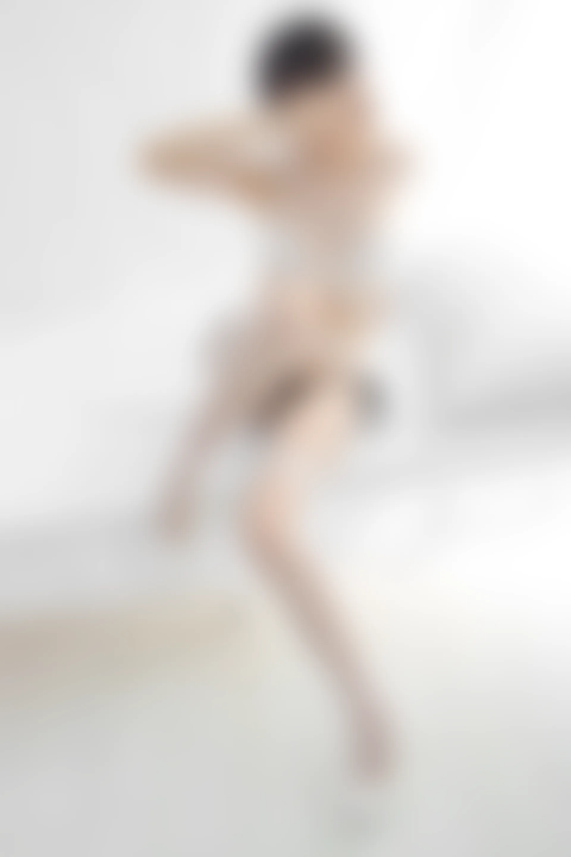 森萝财团 内部 Aika 精油女仆 白丝网袜 [73P2V-10.2GB]