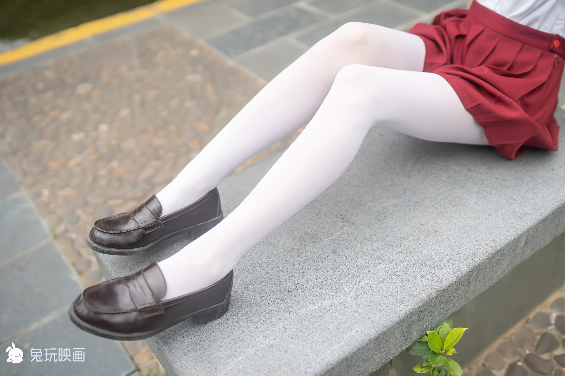 C10.004 萝莉的红裙 [40P-96MB]
