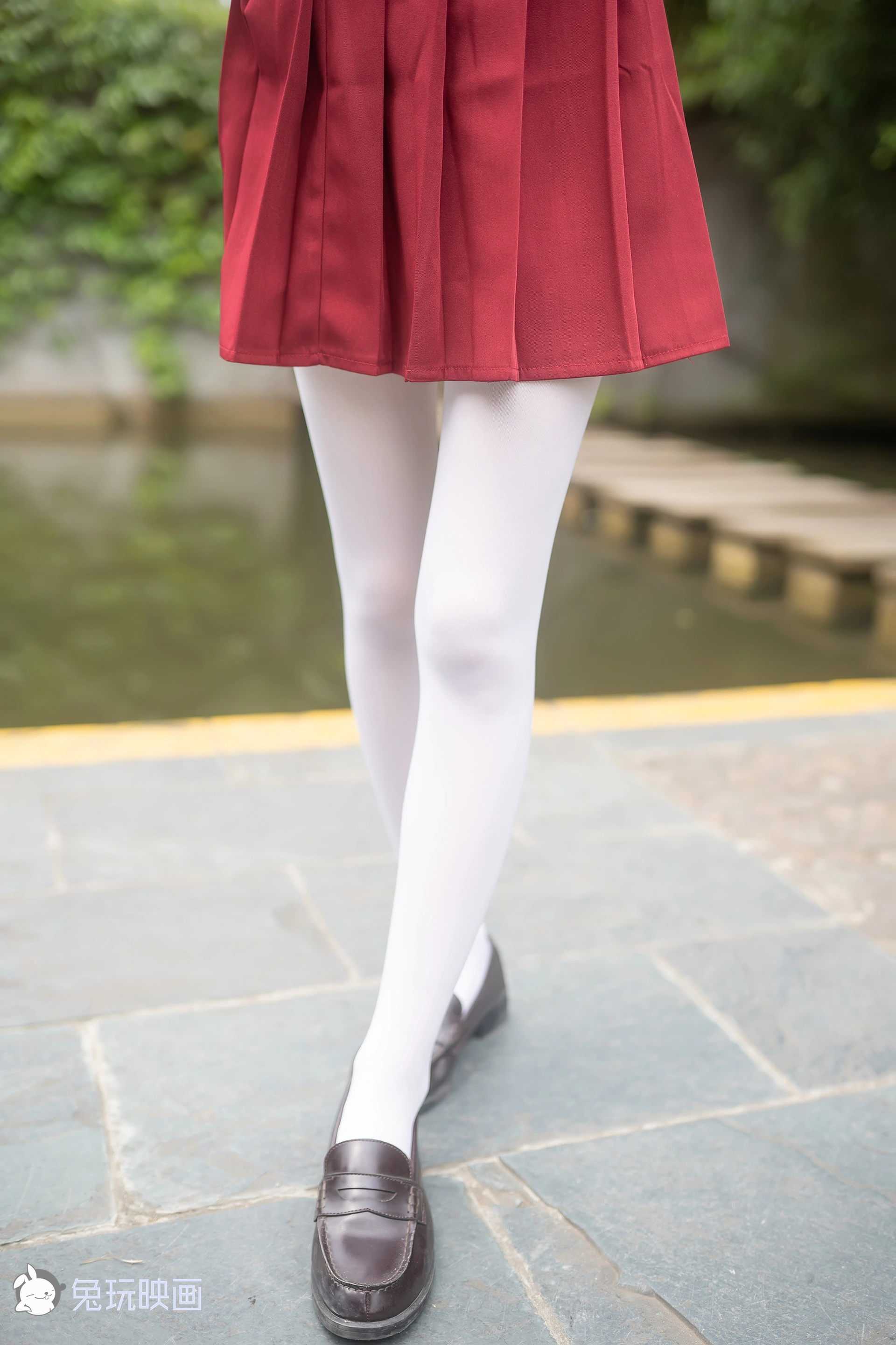 C10.004 萝莉的红裙 [40P-96MB]