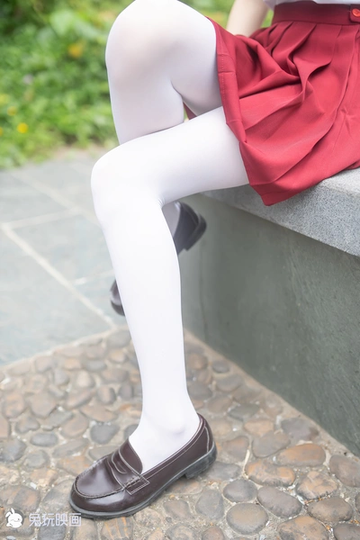C10.004 萝莉的红裙 [40P-96MB]