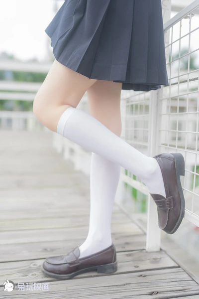 C11.007 阴天里的白丝 [40P-86MB]