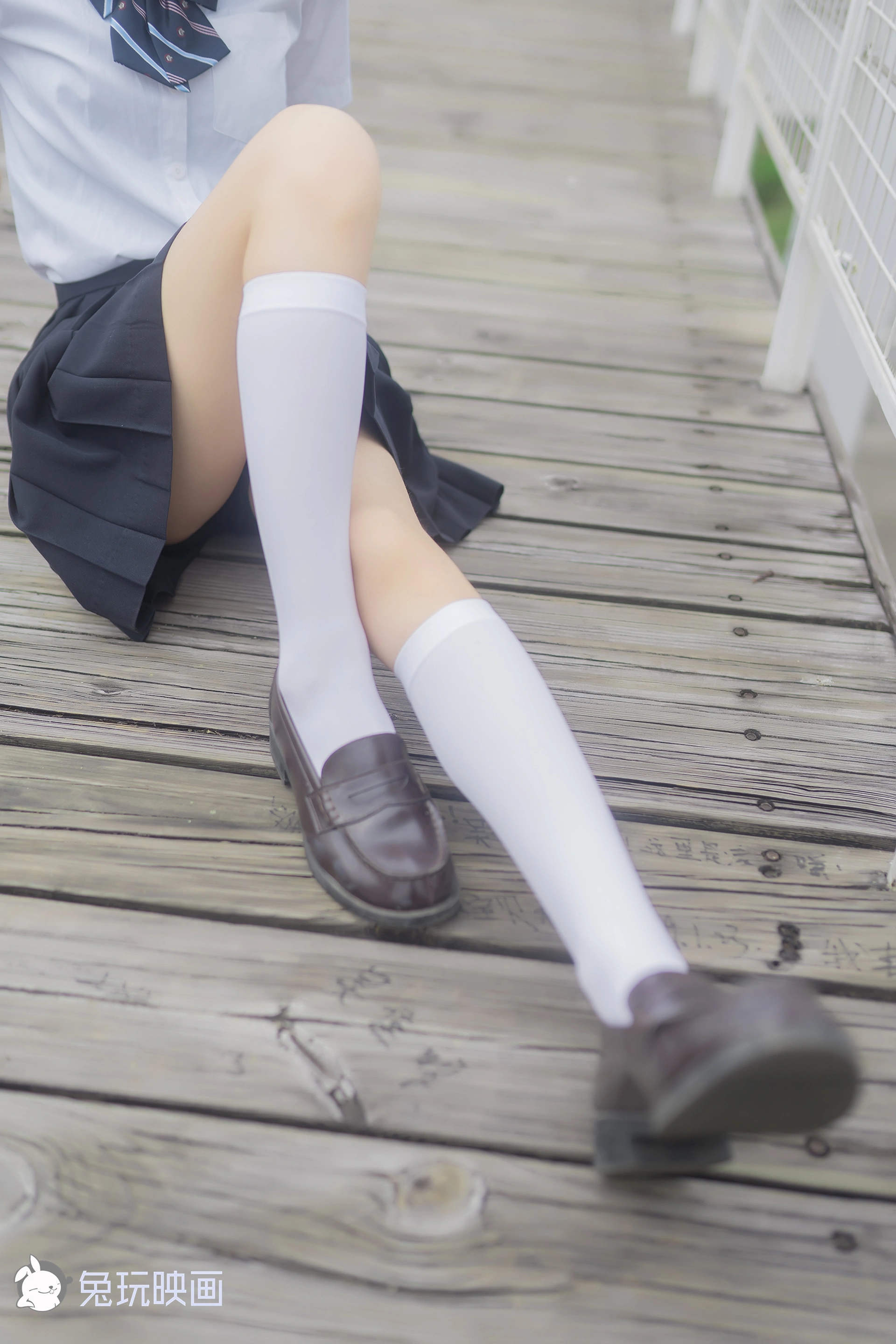 C11.007 阴天里的白丝 [40P-86MB]