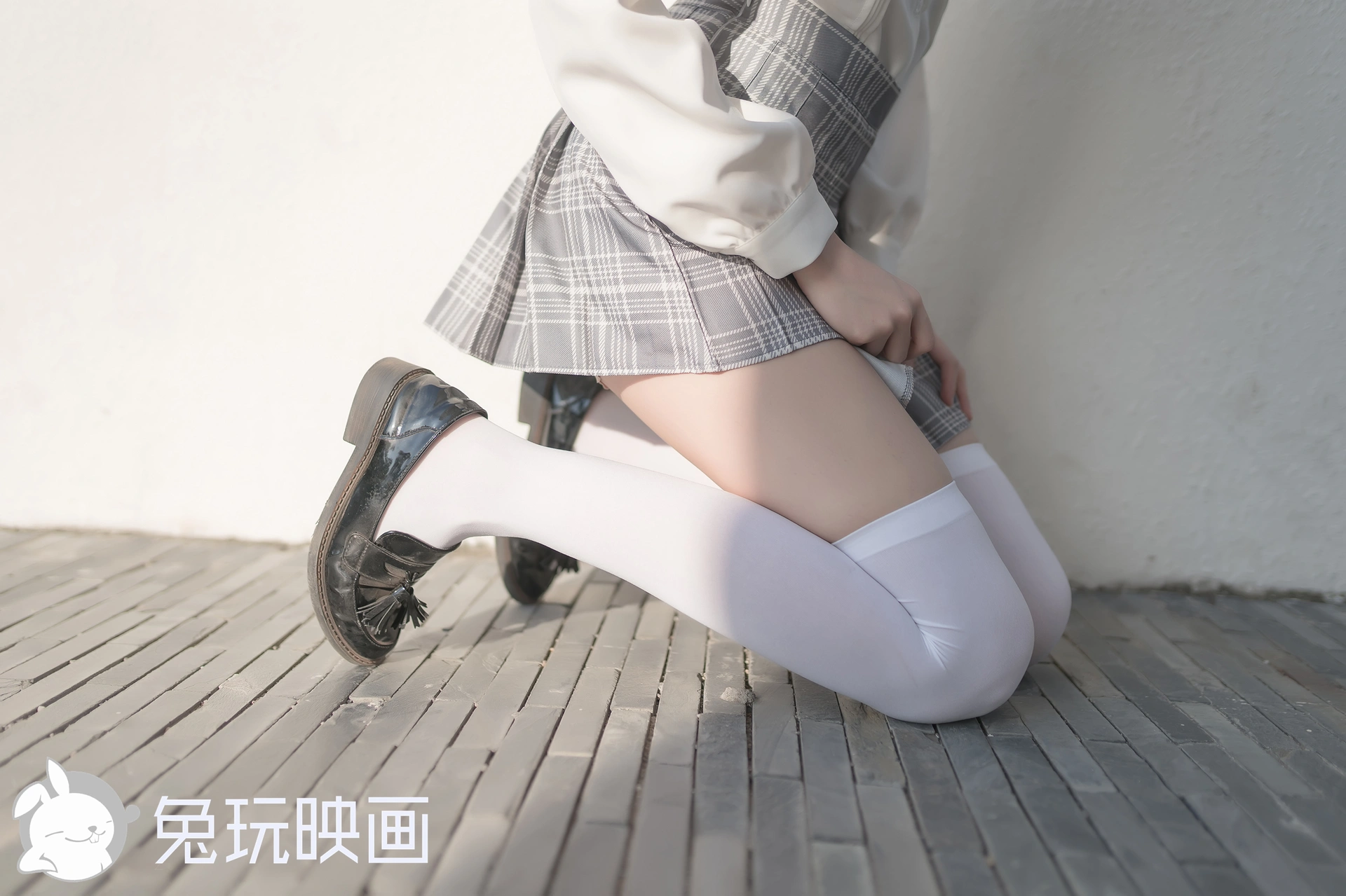 C34.002 白丝与阳光 [40P-84MB]