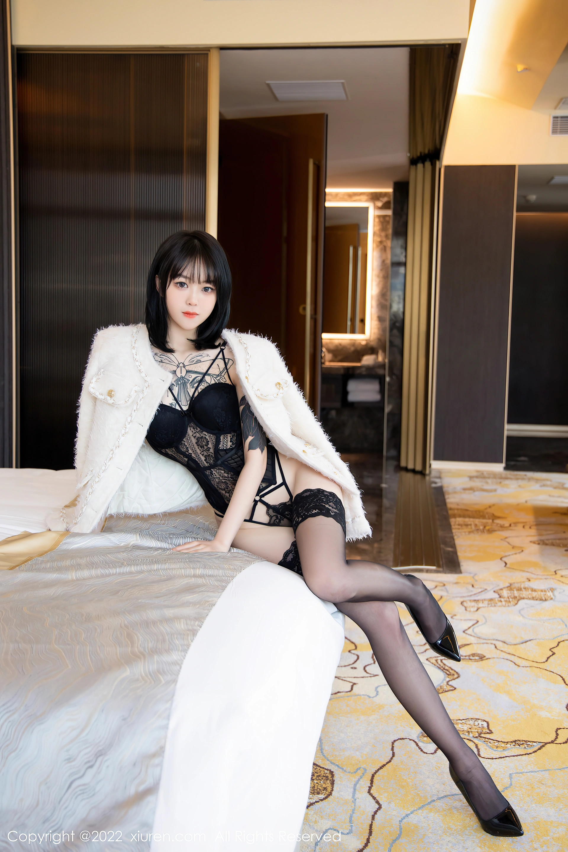 XiuRen秀人网 2022.03.10 No.4700 奶瓶. 黑丝美腿[75+1P 737MB]