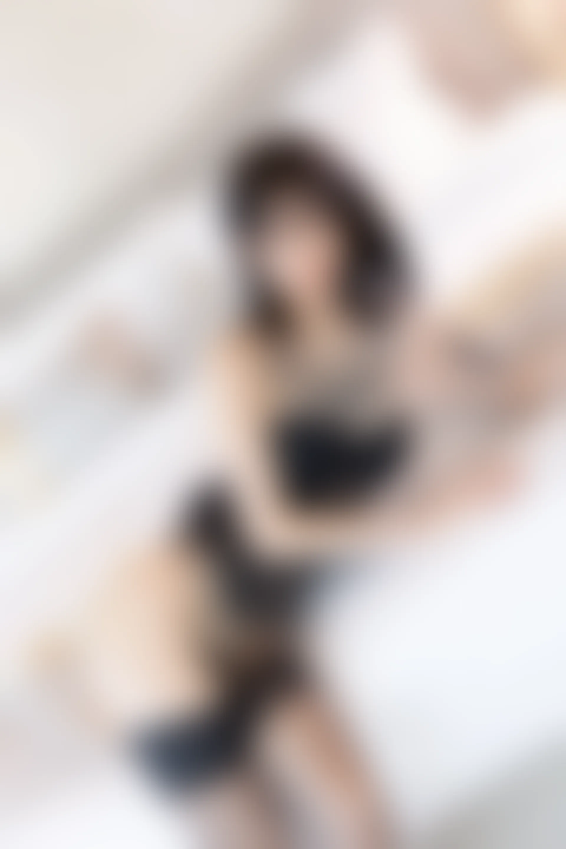 XiuRen秀人网 2022.03.10 No.4700 奶瓶. 黑丝美腿[75+1P 737MB]