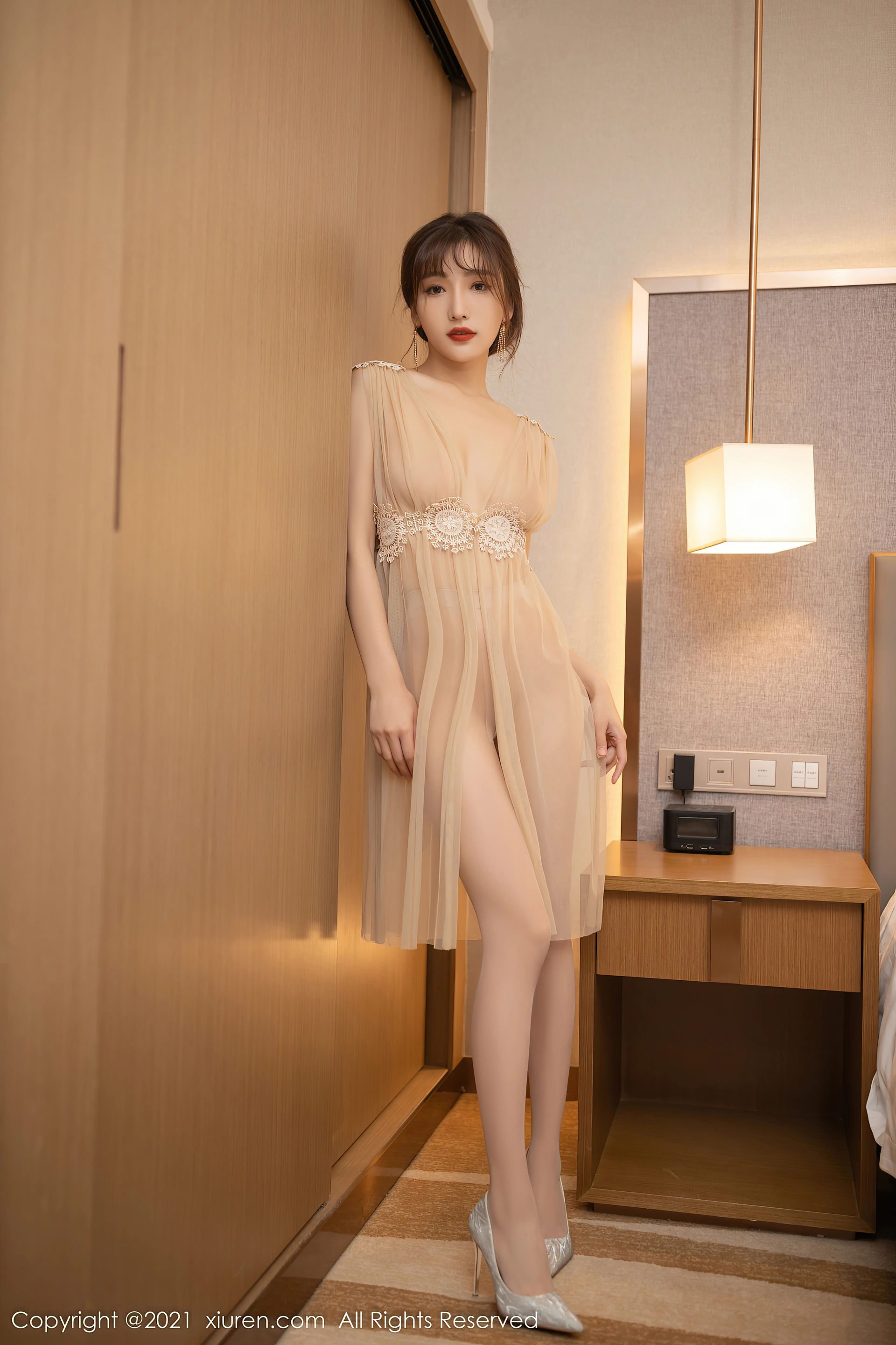 XiuRen秀人网 2021.12.16 No.4347 陆萱萱 清纯美腿[88+1P 888MB]
