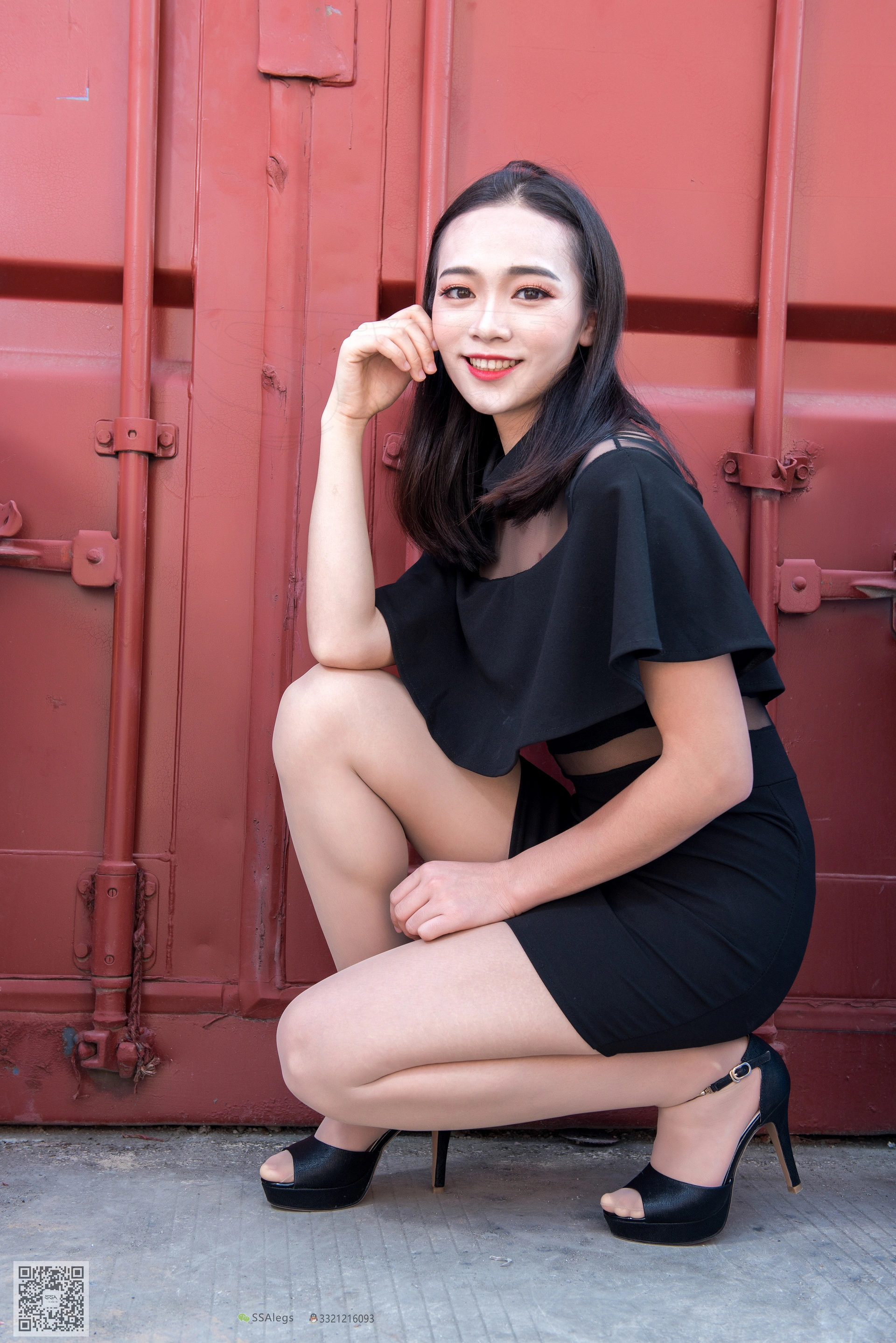 SSA丝社 超清写真 NO.042 小凤 治愈系笑容高姐小凤文艺街拍[99P-1.67GB]