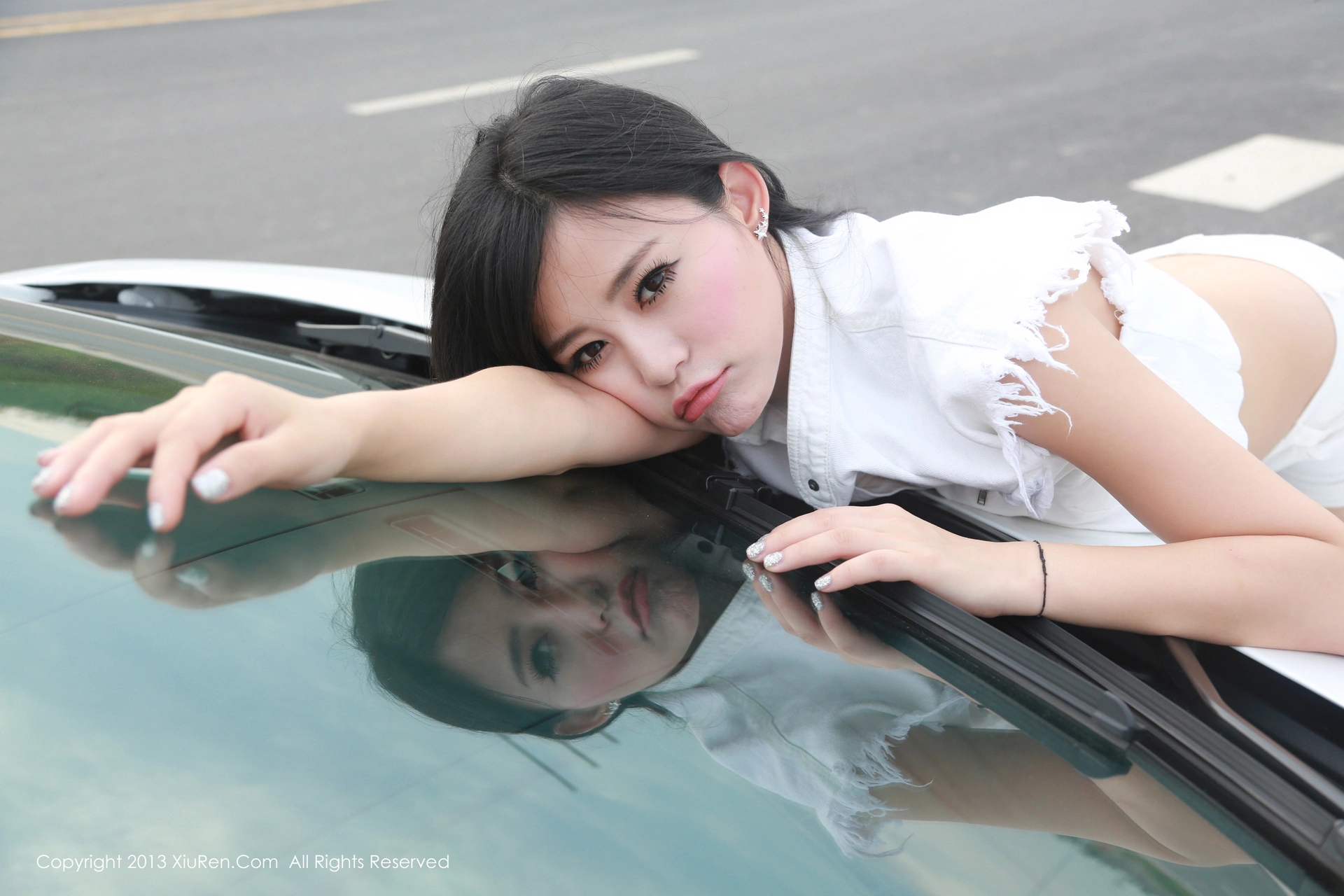 XiuRen秀人网 2013.10.09 No.027 易欣viya合集
