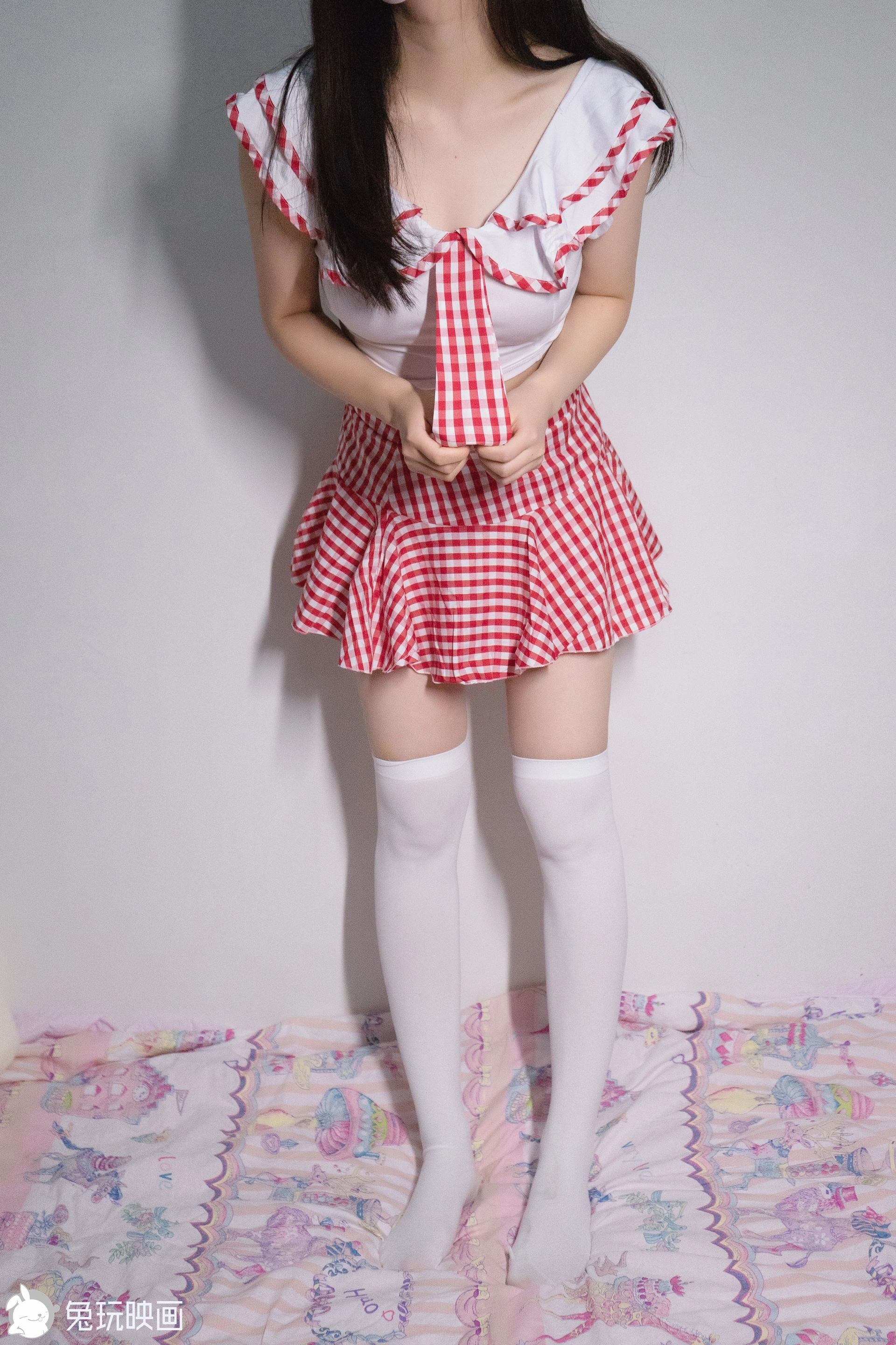 C26.004 红色格子裙和白丝 [40P-412MB]