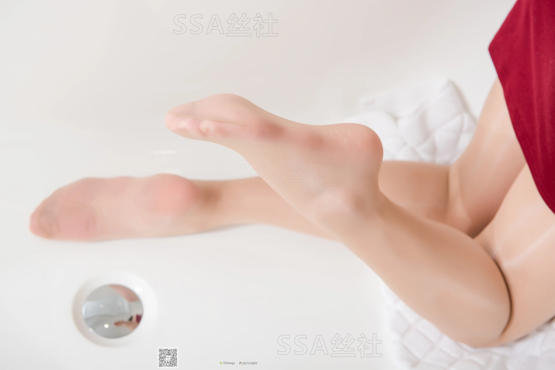 SSA丝社 超清写真 NO.080 大大 浴室迷情肉色油亮丝袜写真[129P-1.34GB]